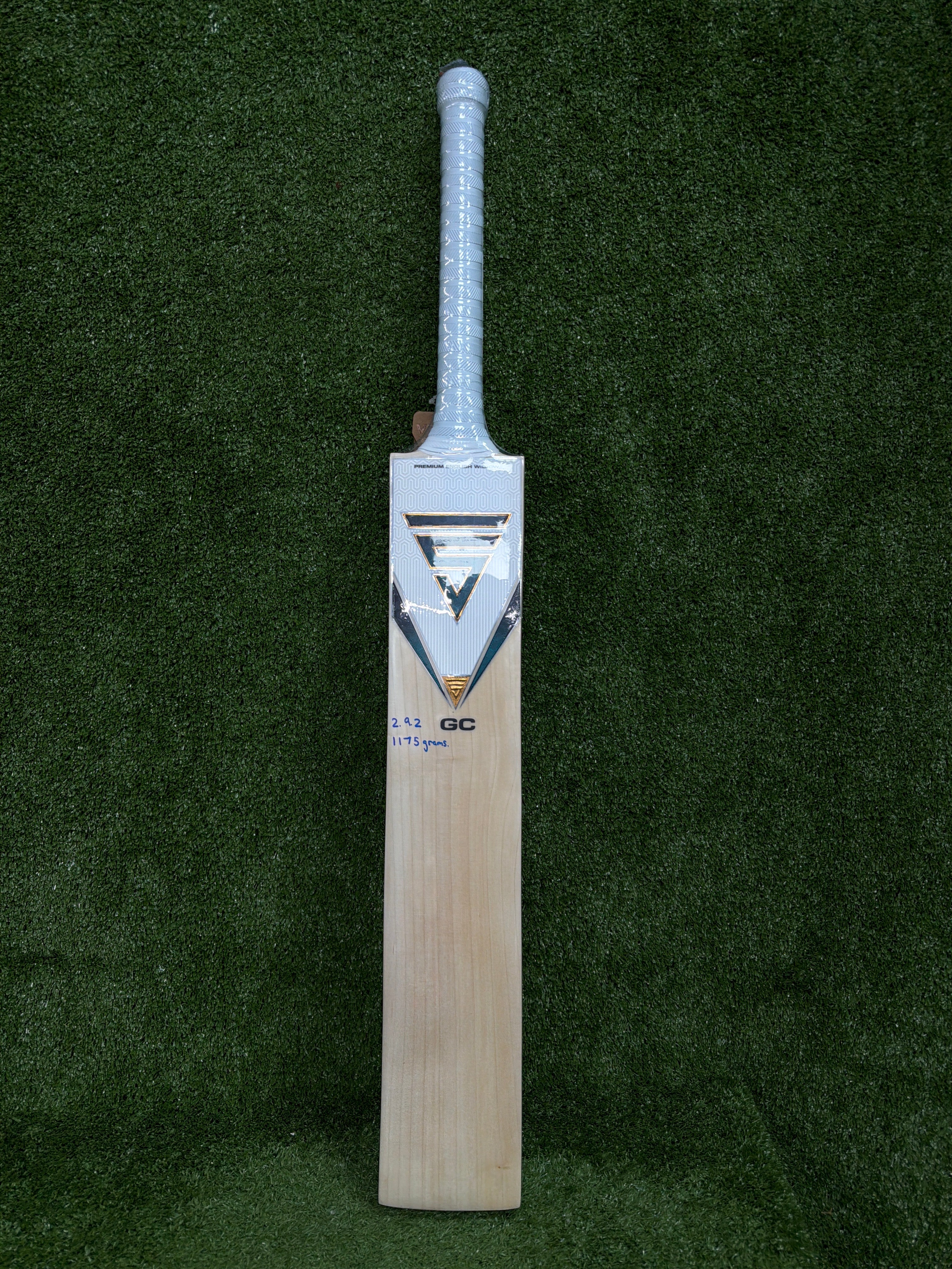 Versant-GC Bat English Willow Cricket Bat by Versant - TopCricketStore