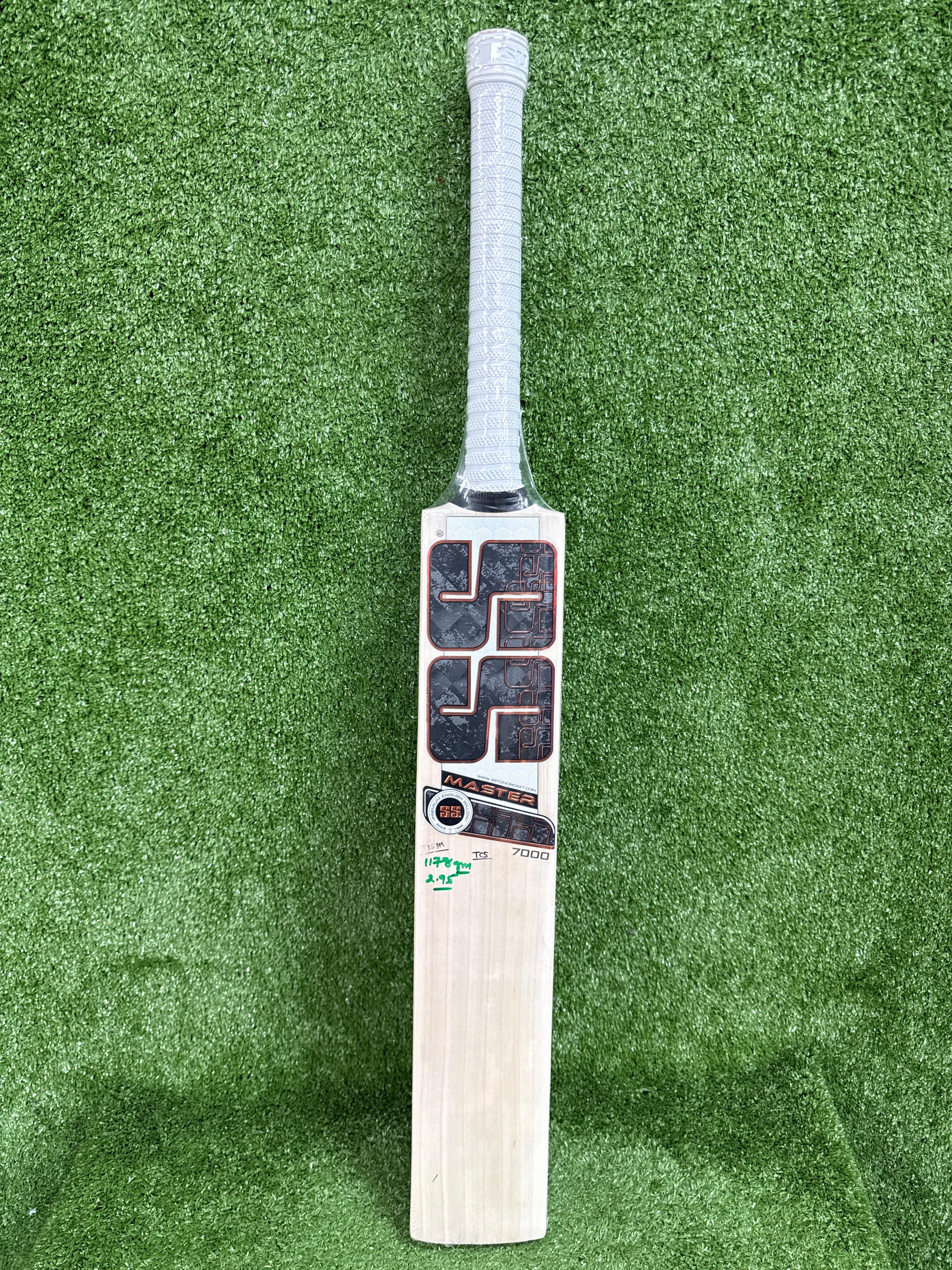 SS Master 7000 English Willow Cricket Bat - Short Handle
