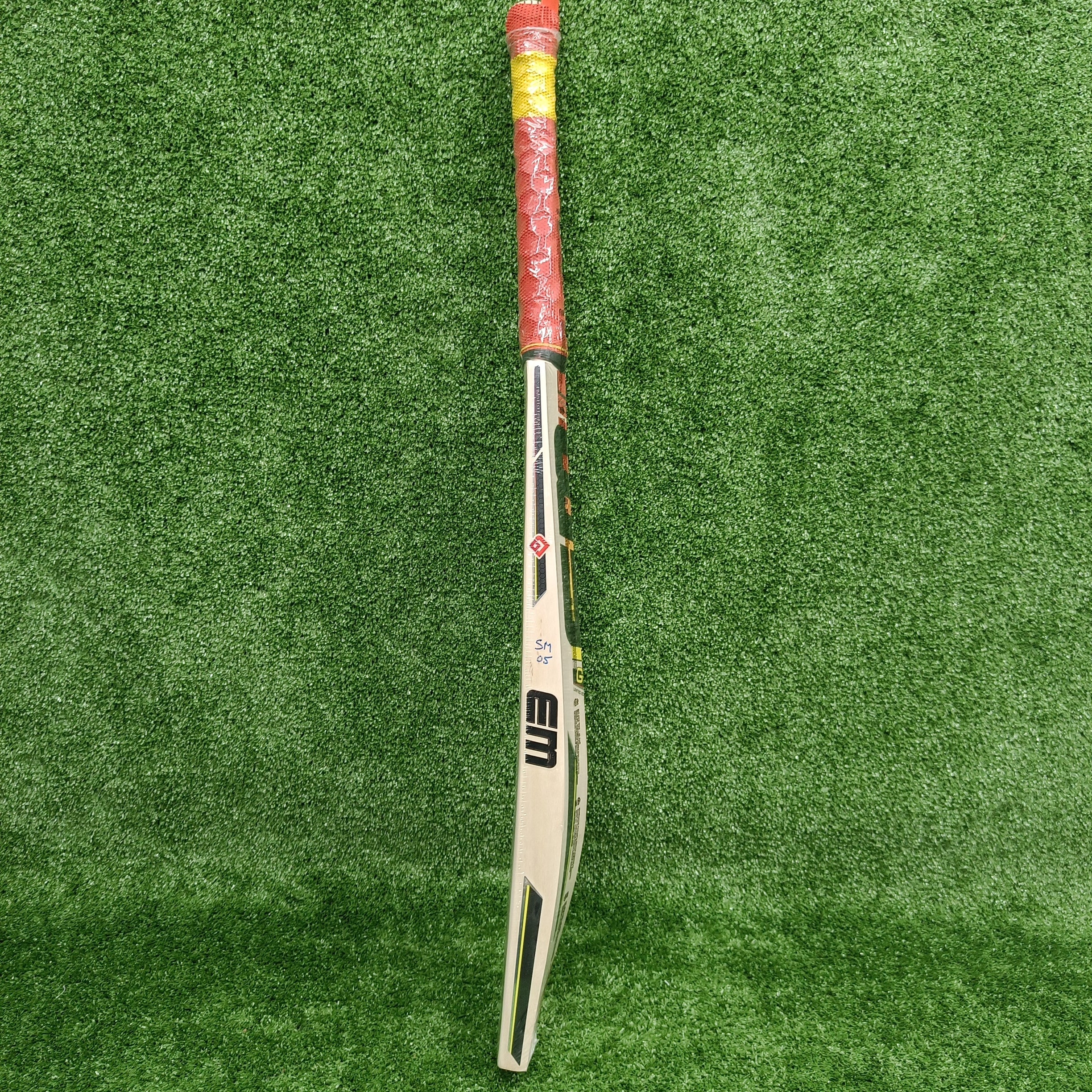 EM GT 4.0 Limited Edition 3.0 English Willow Cricket Bat