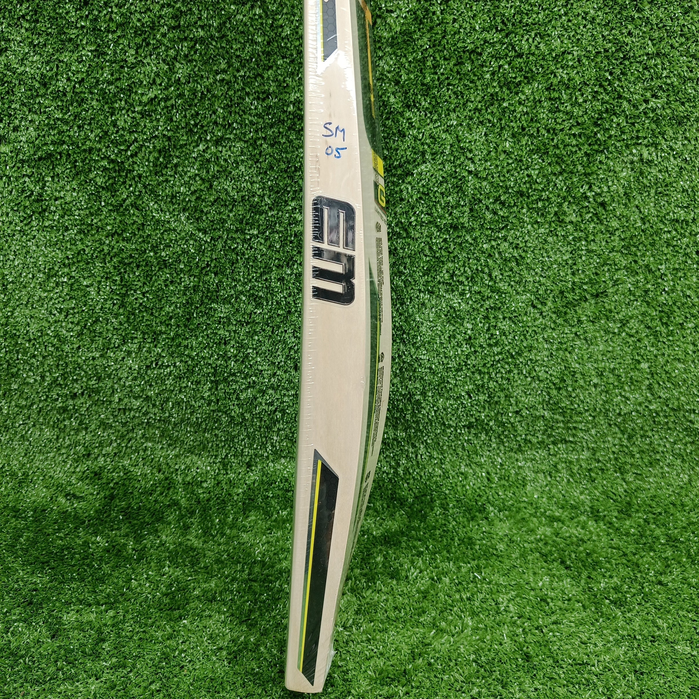 EM GT 4.0 Limited Edition 3.0 English Willow Cricket Bat