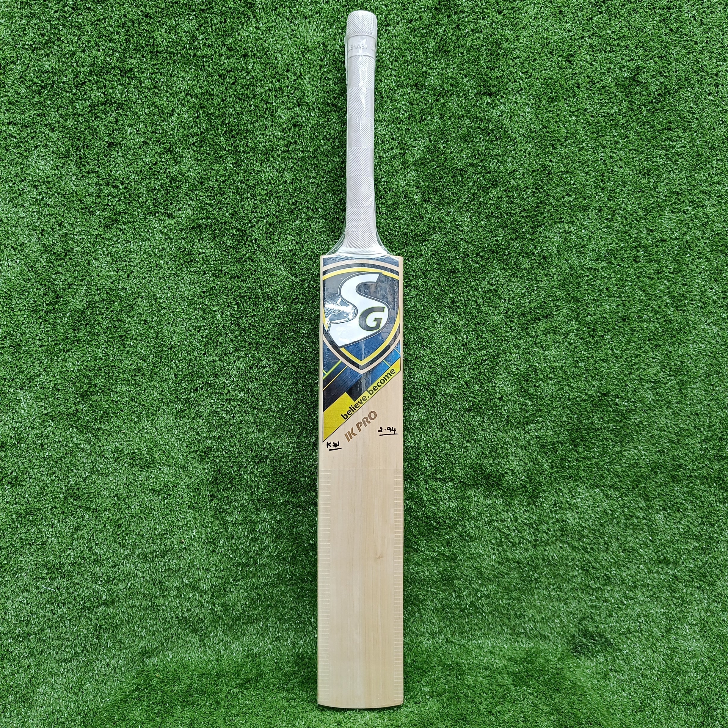 SG IK(Ishan Kishan) Pro Kashmir Willow Cricket Bat