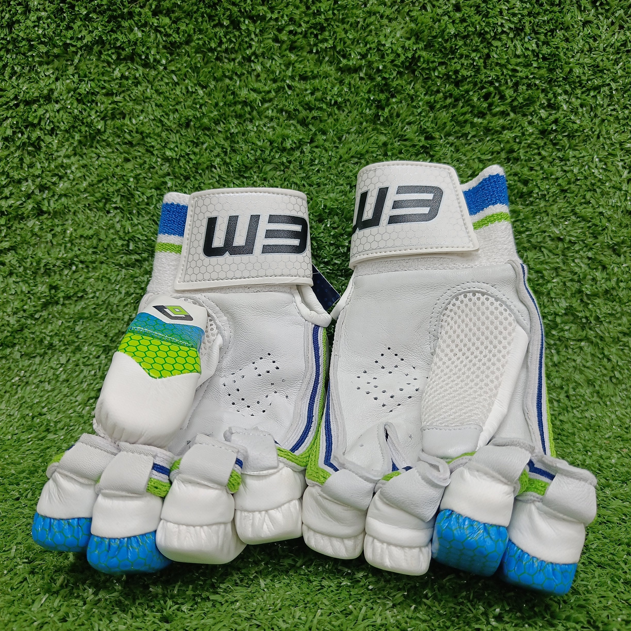 EM GT 5.0 Junior / Youth Cricket Batting Gloves