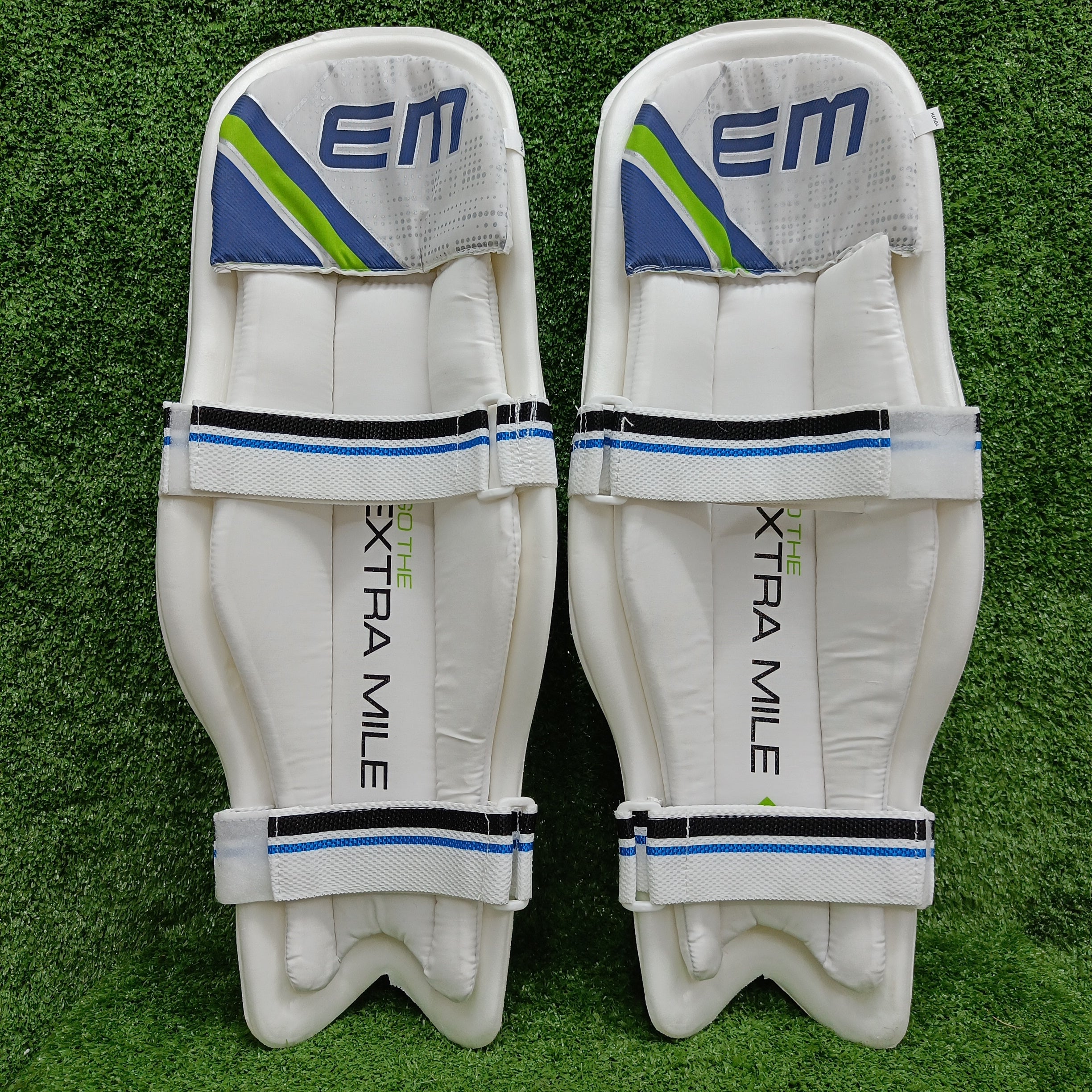 EM Maxxum 4.0 Junior / Youth Cricket Batting Pads