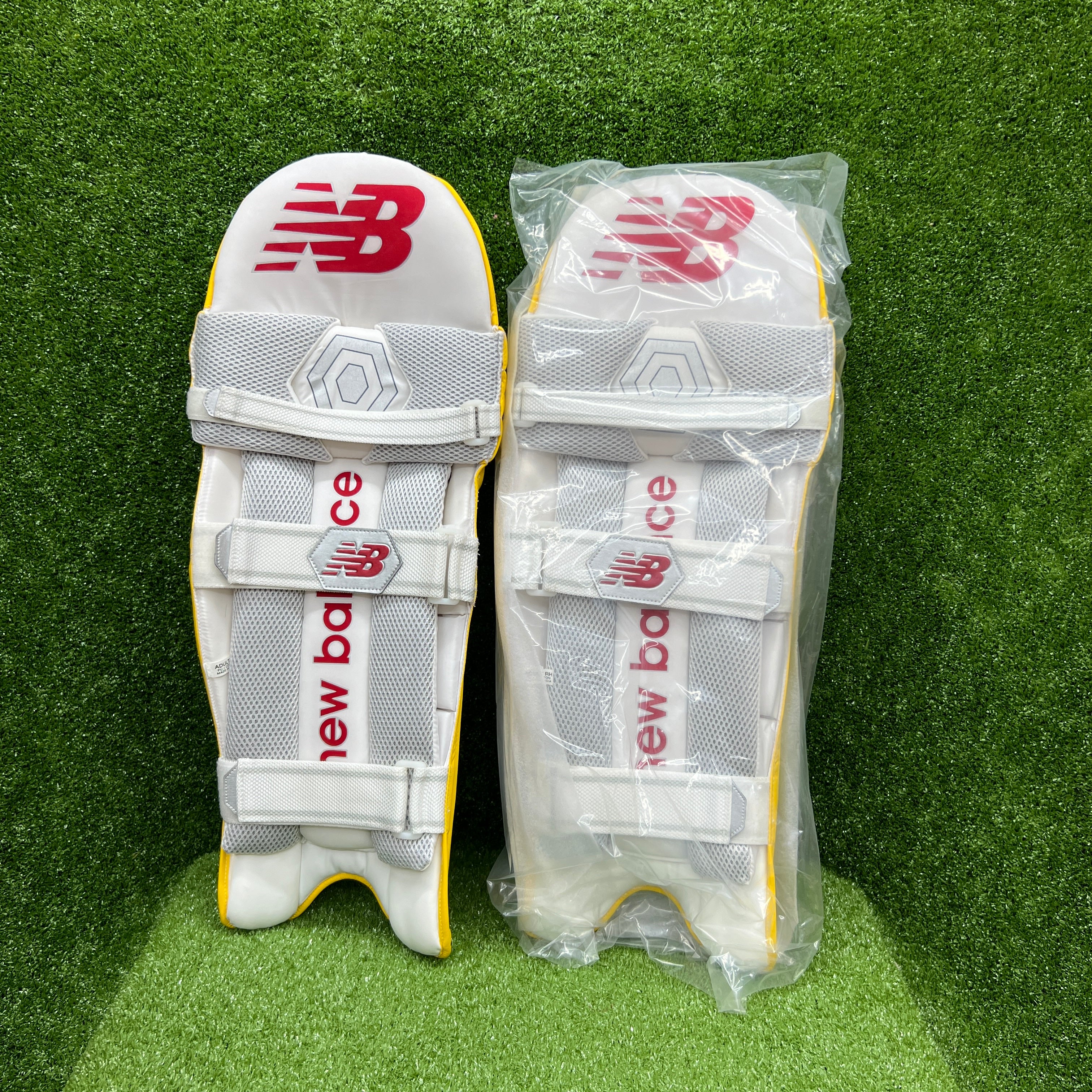 New Balance TC 1060 Adult Cricket Batting Pads