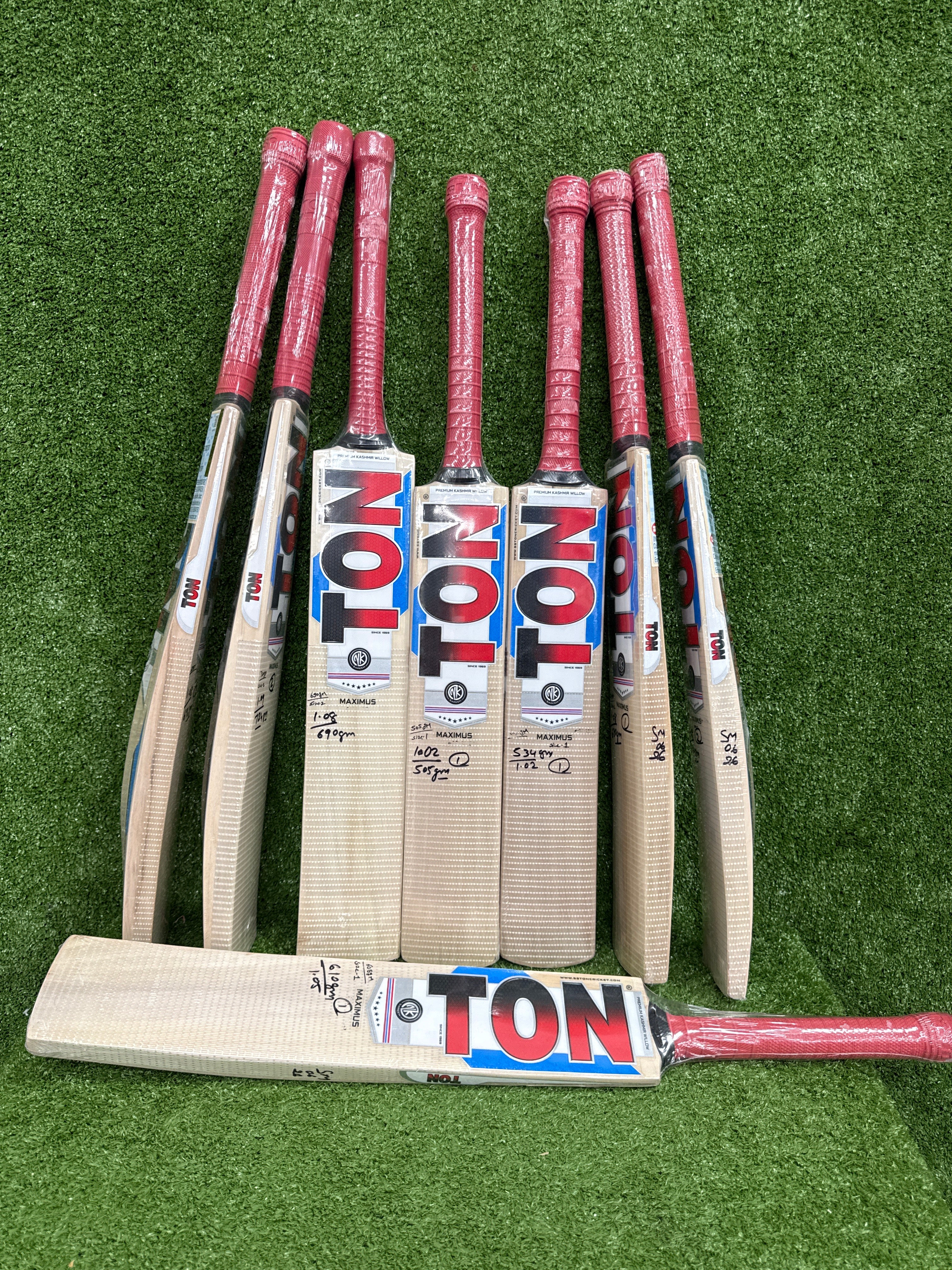 SS Ton Maximus Junior / Youth Kashmir Willow Cricket Bat