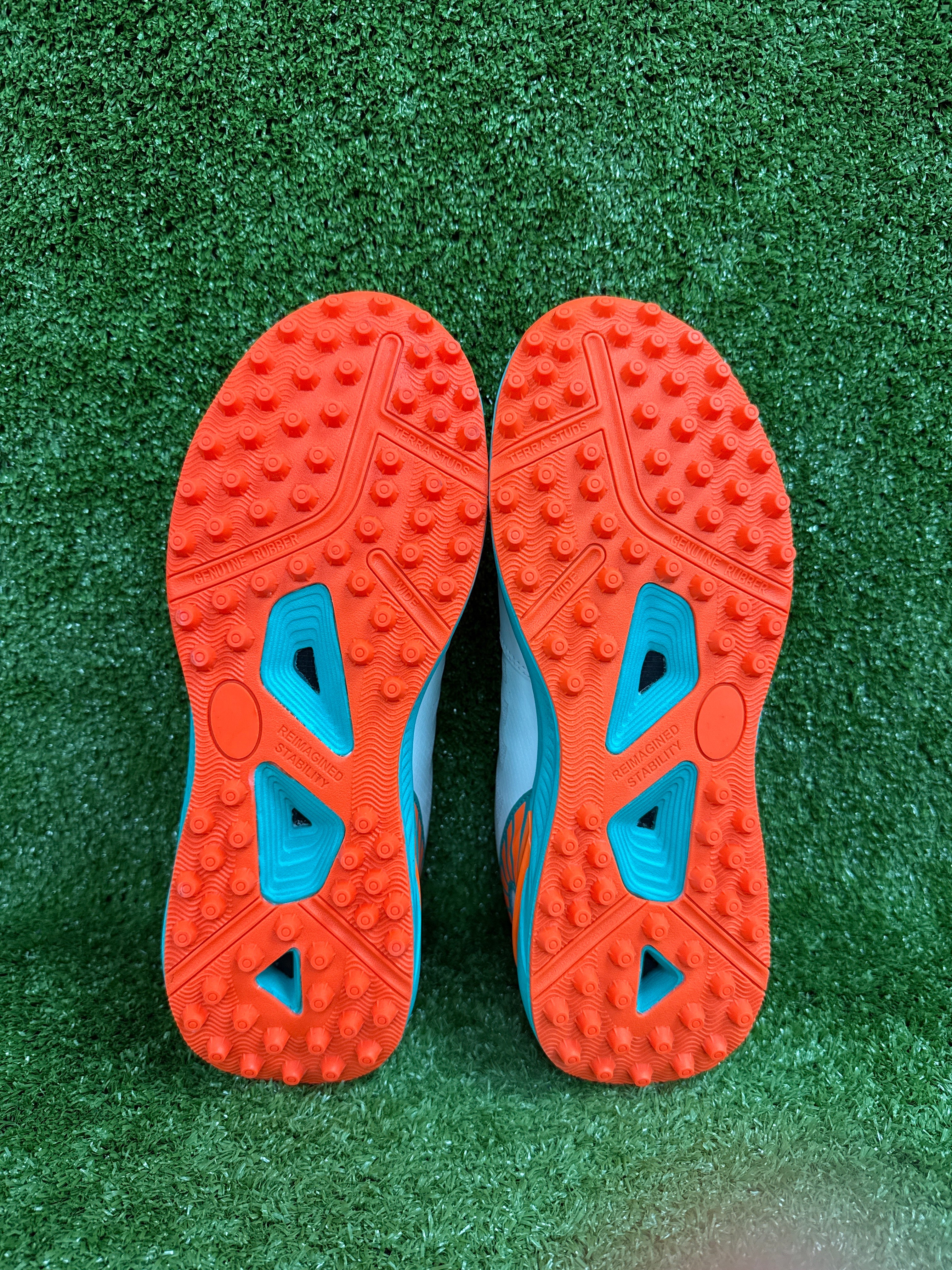 FINO C-14 Cricket Shoes White and Teal