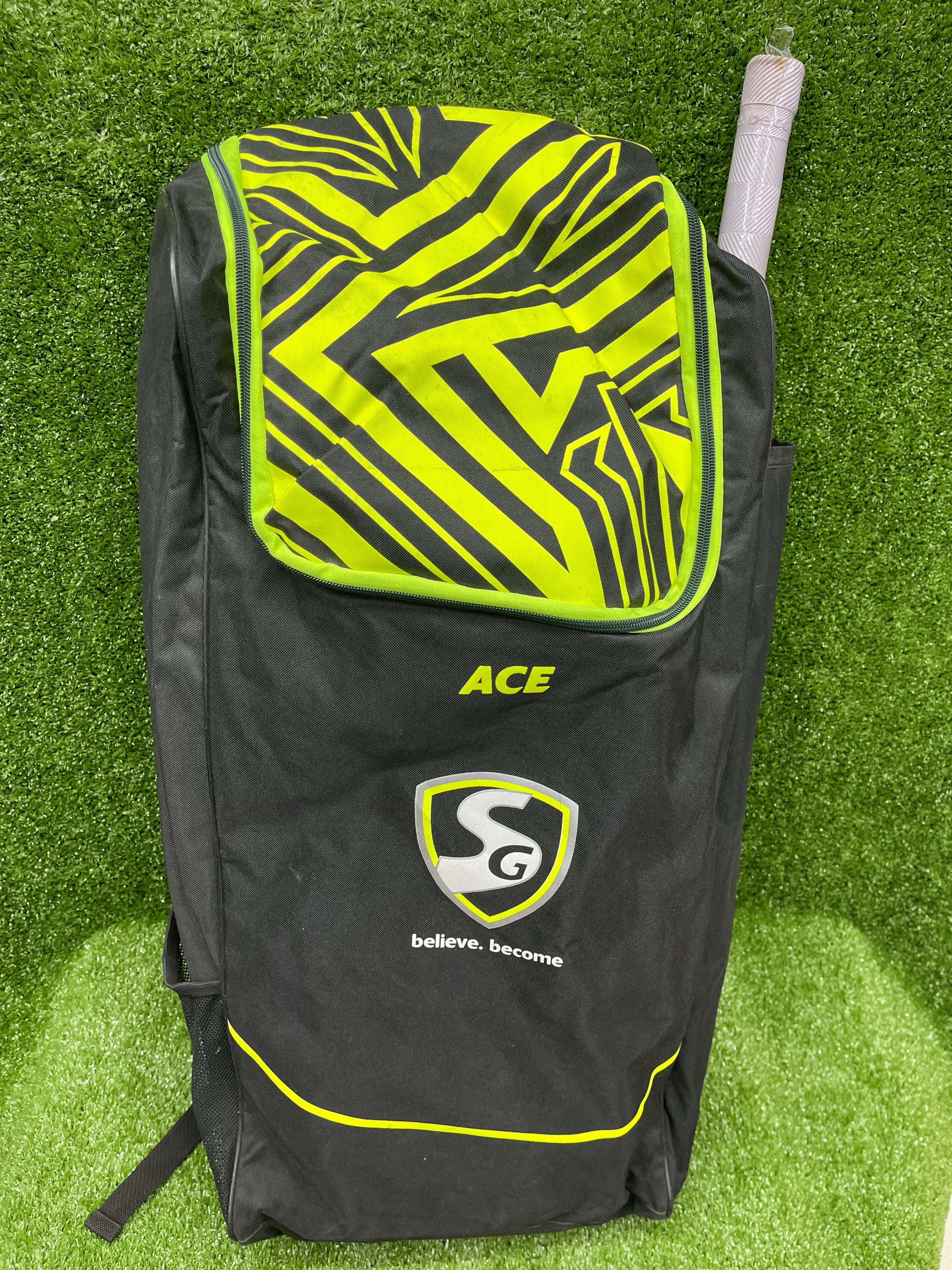 SG Ace Premium Combo Kashmir Willow Junior / Youth Full Cricket Kit Set