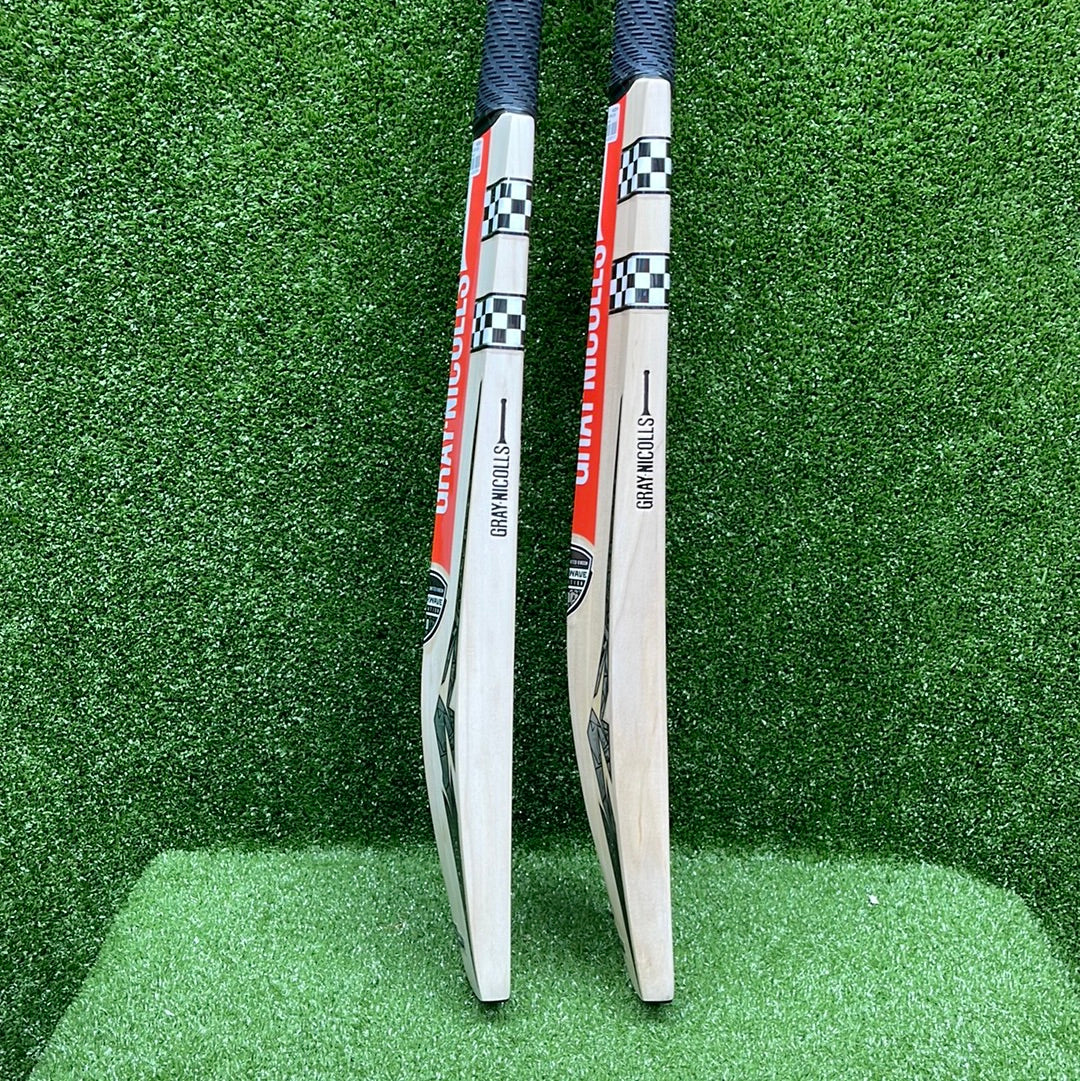 Gray-Nicolls Shockwave 2.0 5 Star Junior / Youth English Willow Cricket Bat