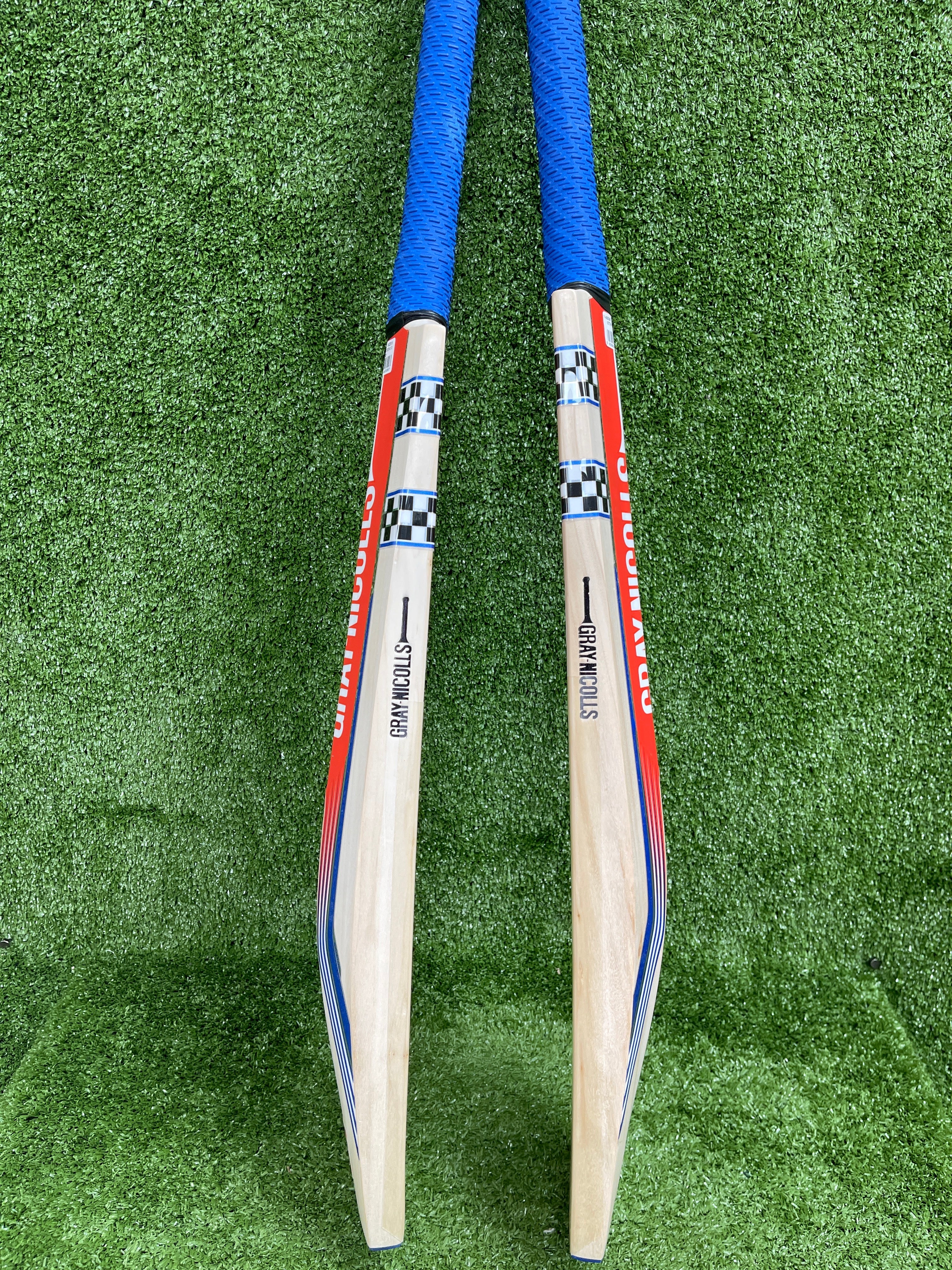 Gray-Nicolls Stratos Gen 1.0 300 Junior / Youth English Willow Cricket Bat