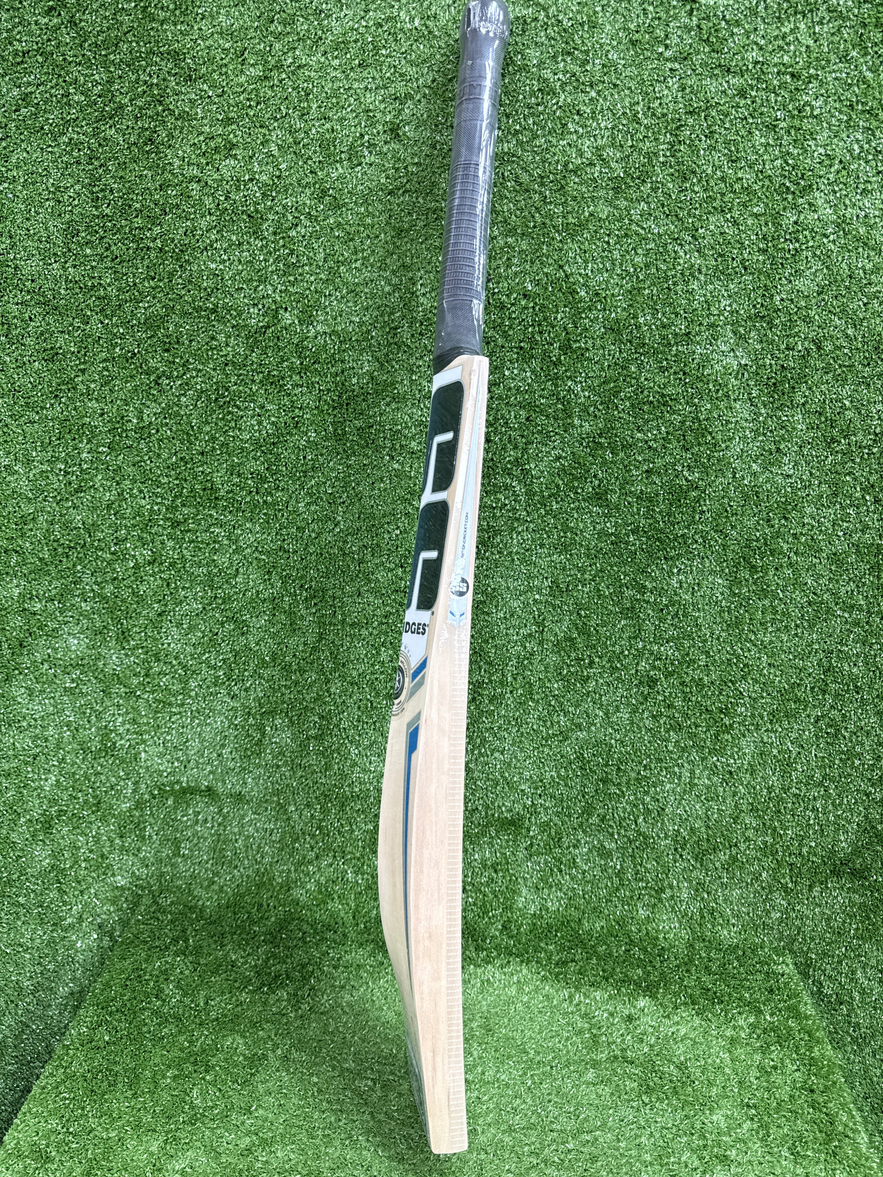 SS Yuvi 20/20 Kashmir Willow Cricket Bat