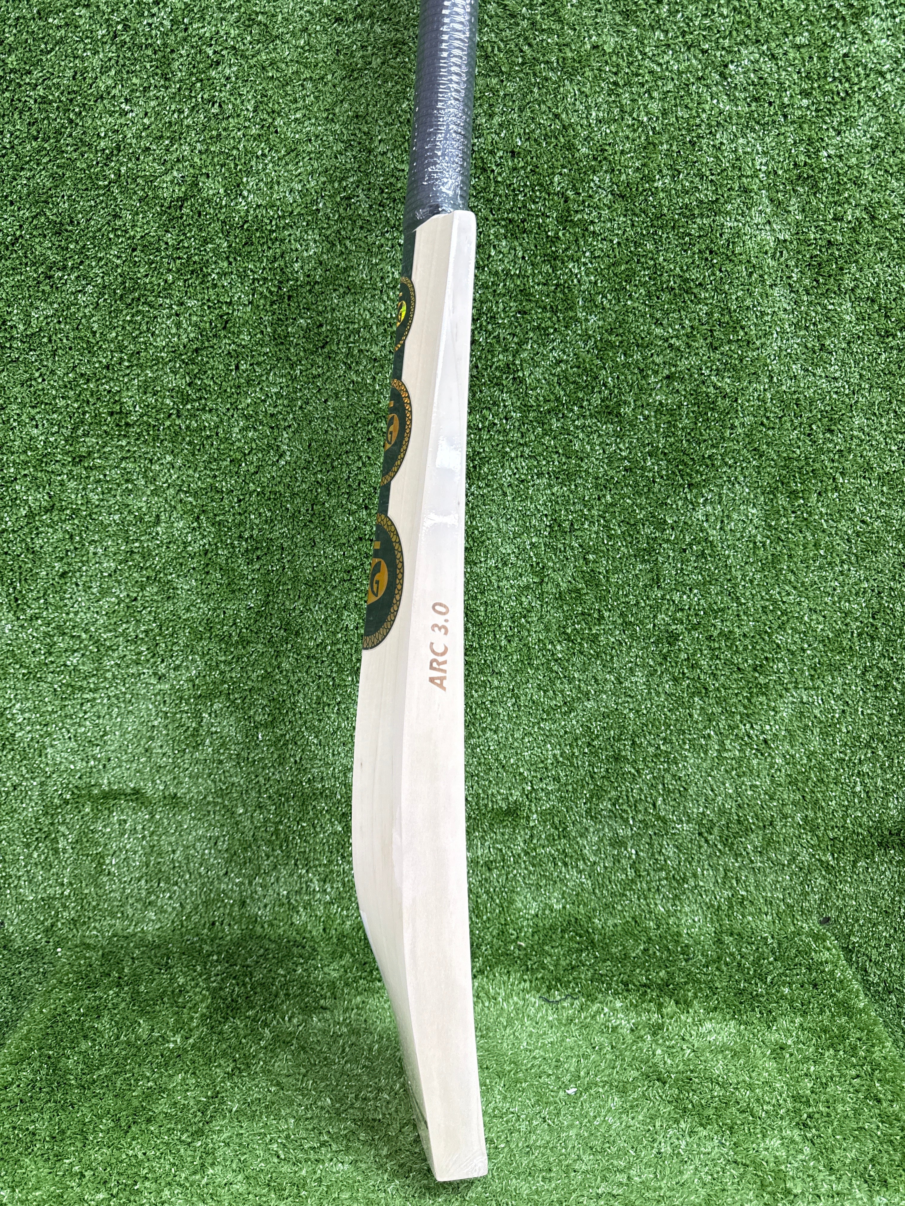 SG King Cobra Arc 3.0 English Willow Cricket Bat