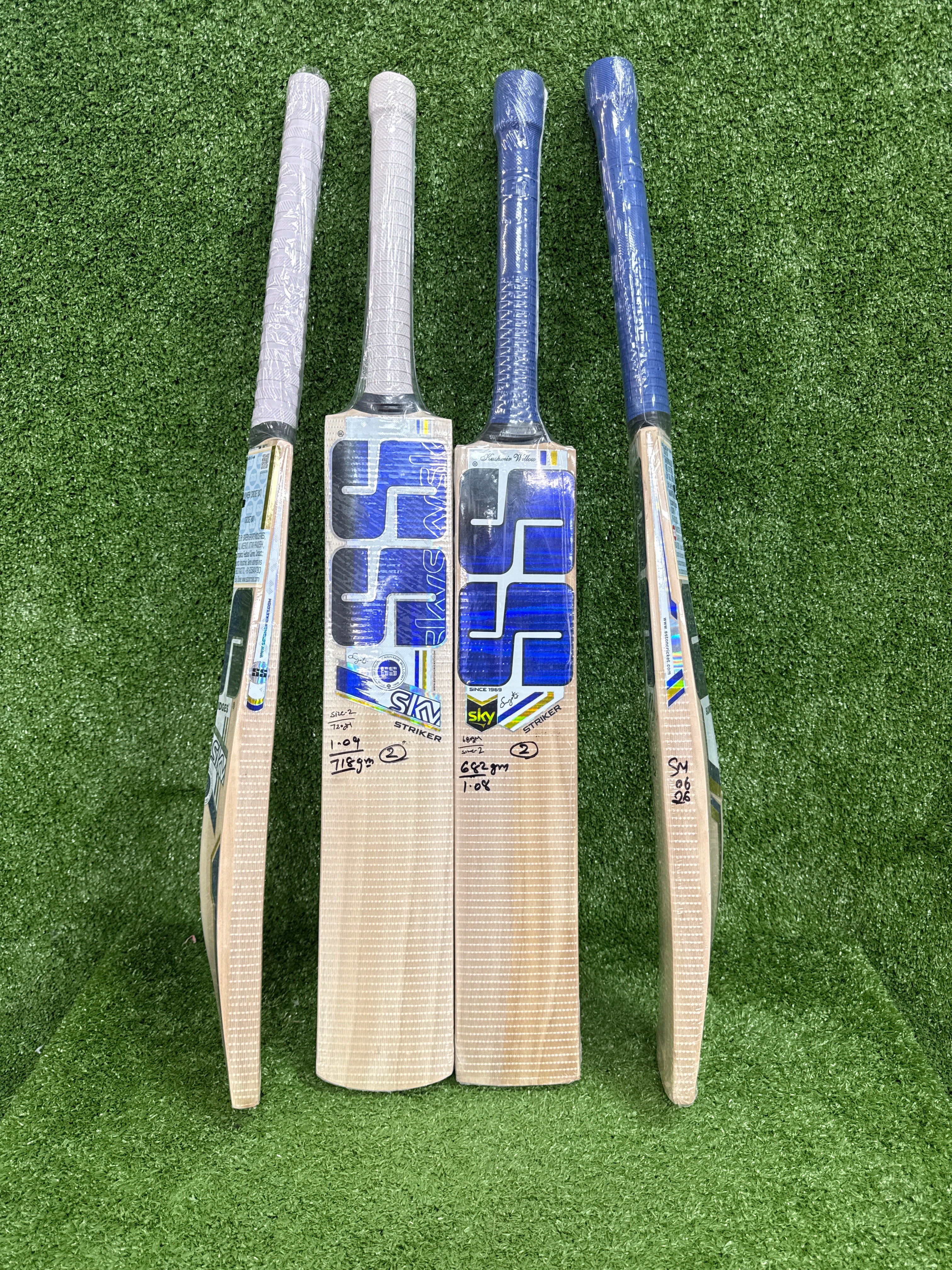 SS Sky Striker Junior / Youth Kashmir Willow Cricket Bat