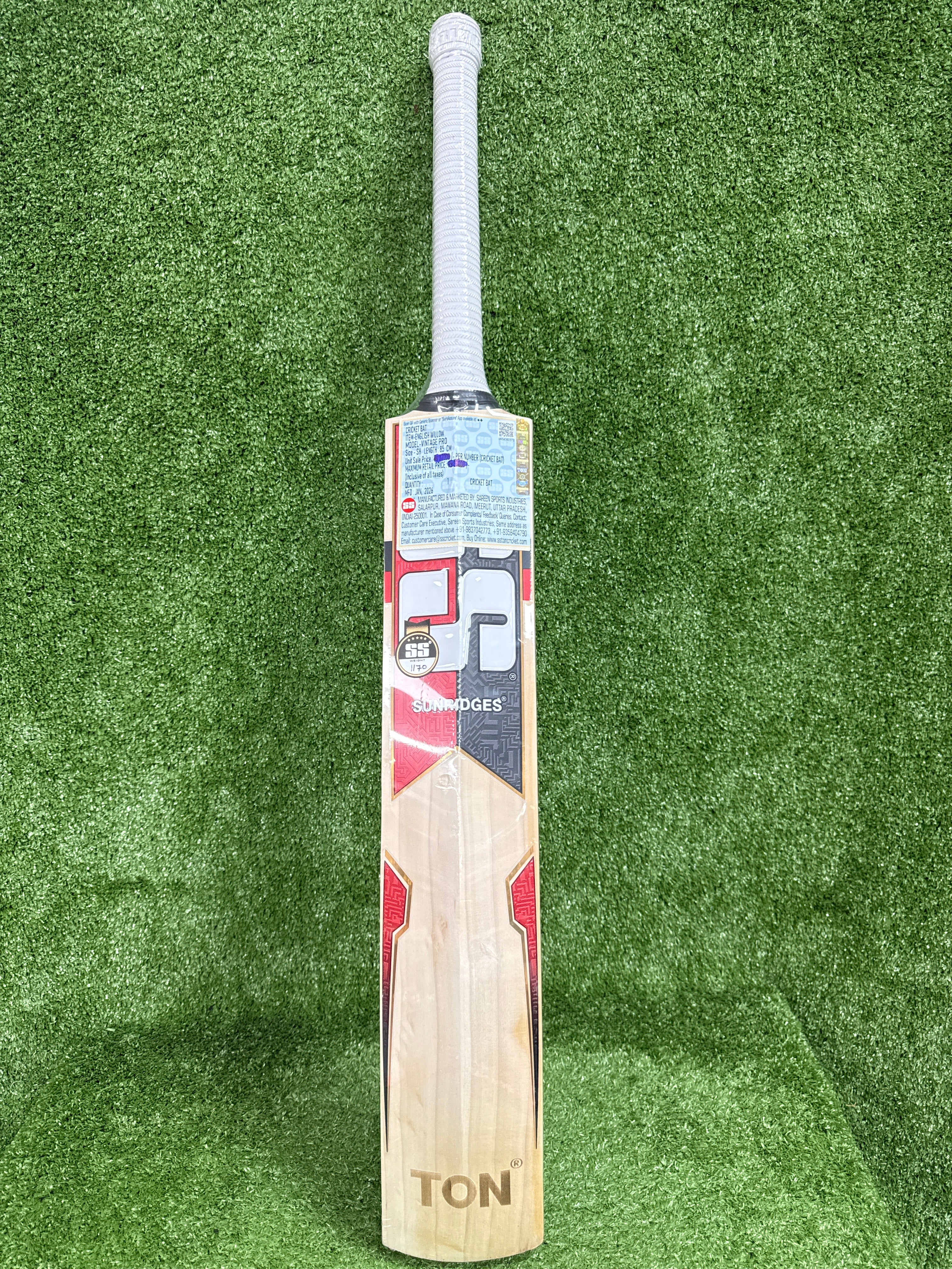 SS Vintage Pro English Willow Cricket Bat – Short Handle by SS - close-up detail - TopCricketStore