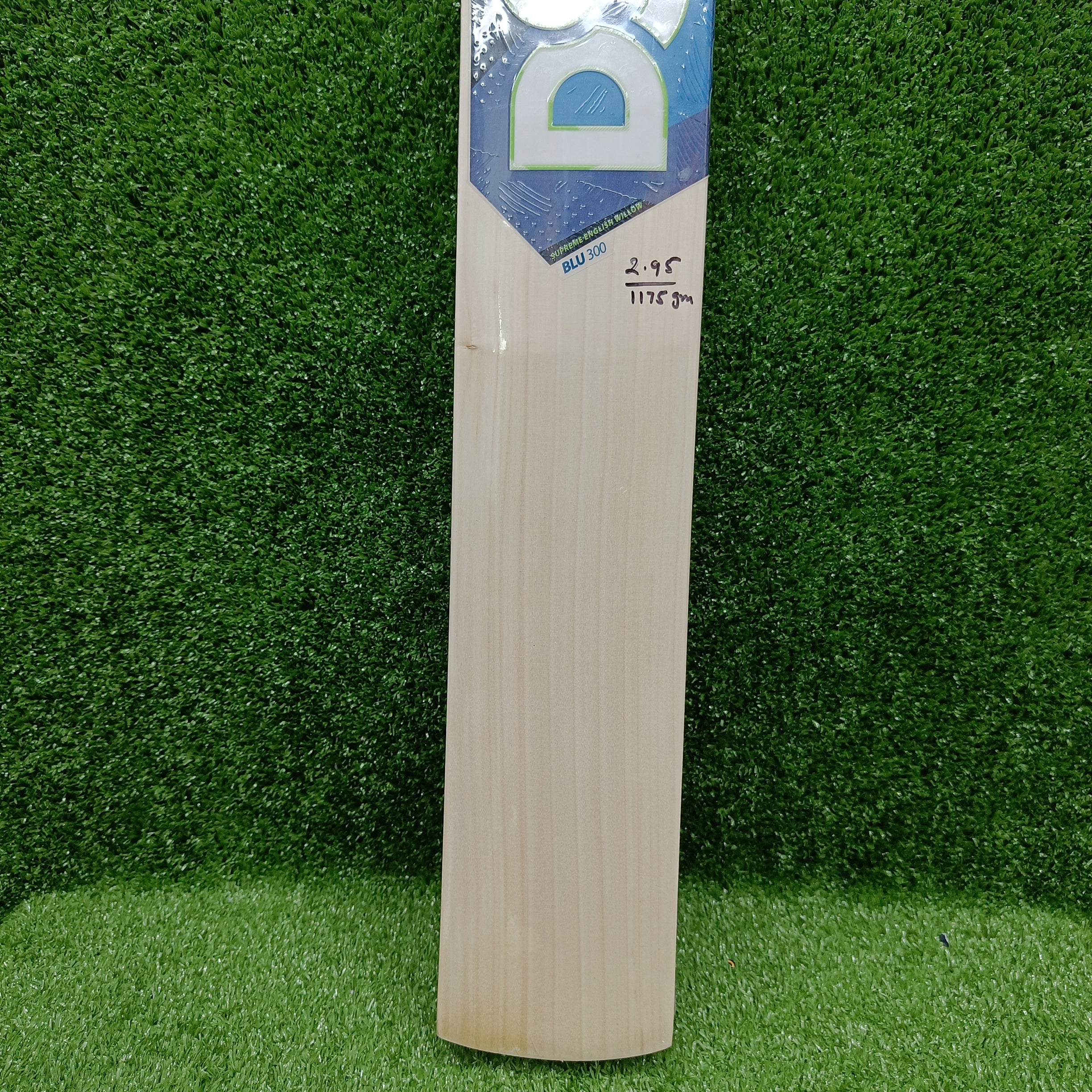 DSC BLU 300 English Willow Cricket Bat