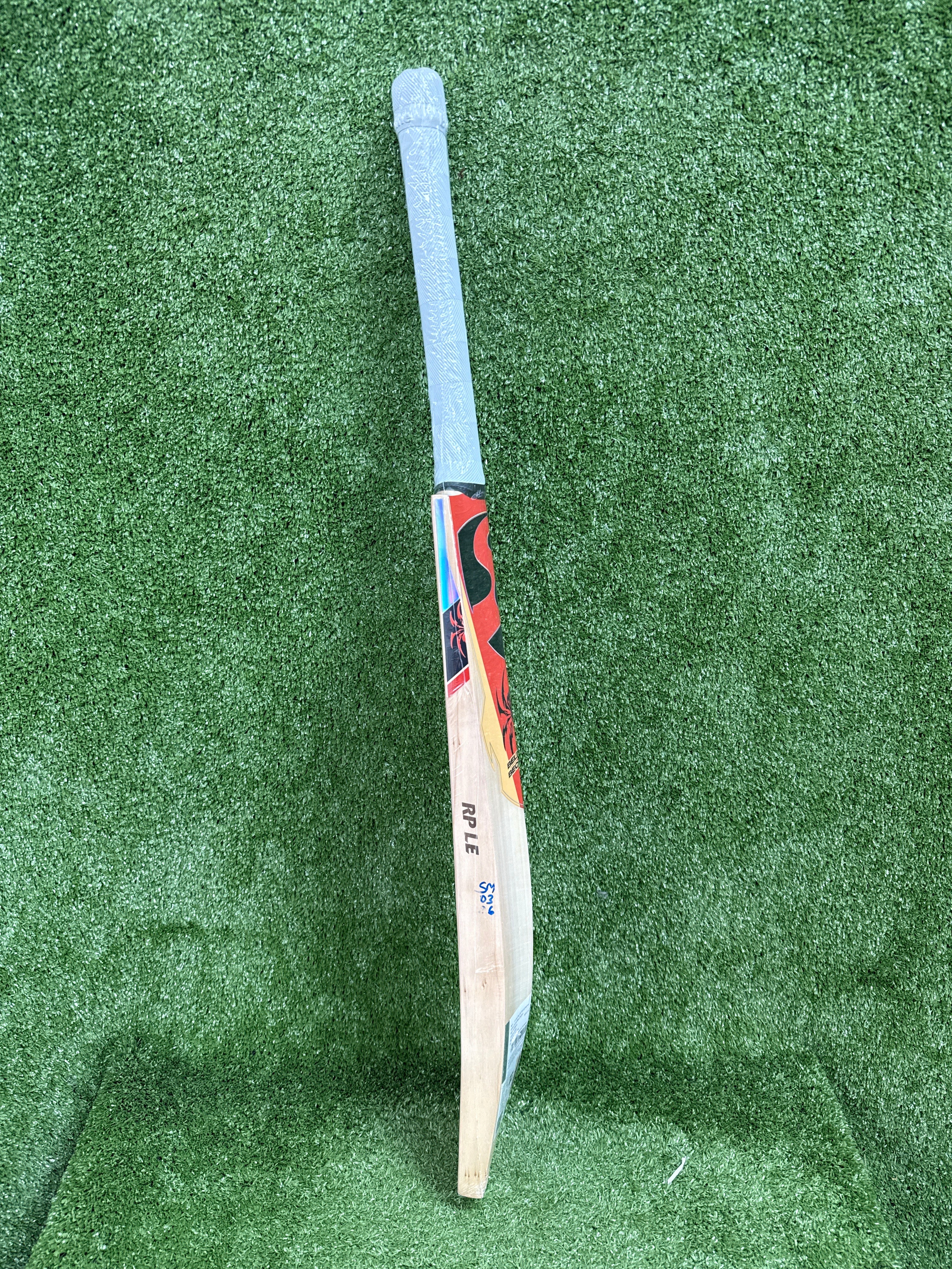 SG RP Limited Edition (Rishabh Pant) Harrow English Willow Cricket Bat