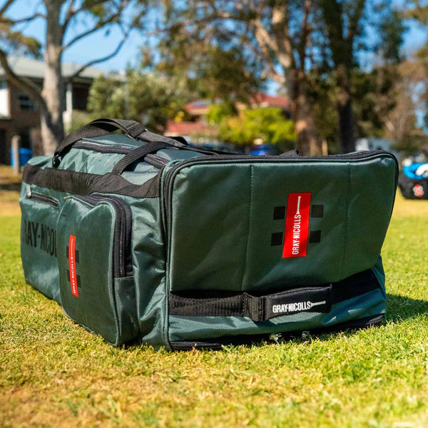 GN 1500 WHEELIE Cricket Kit Bag (Black)