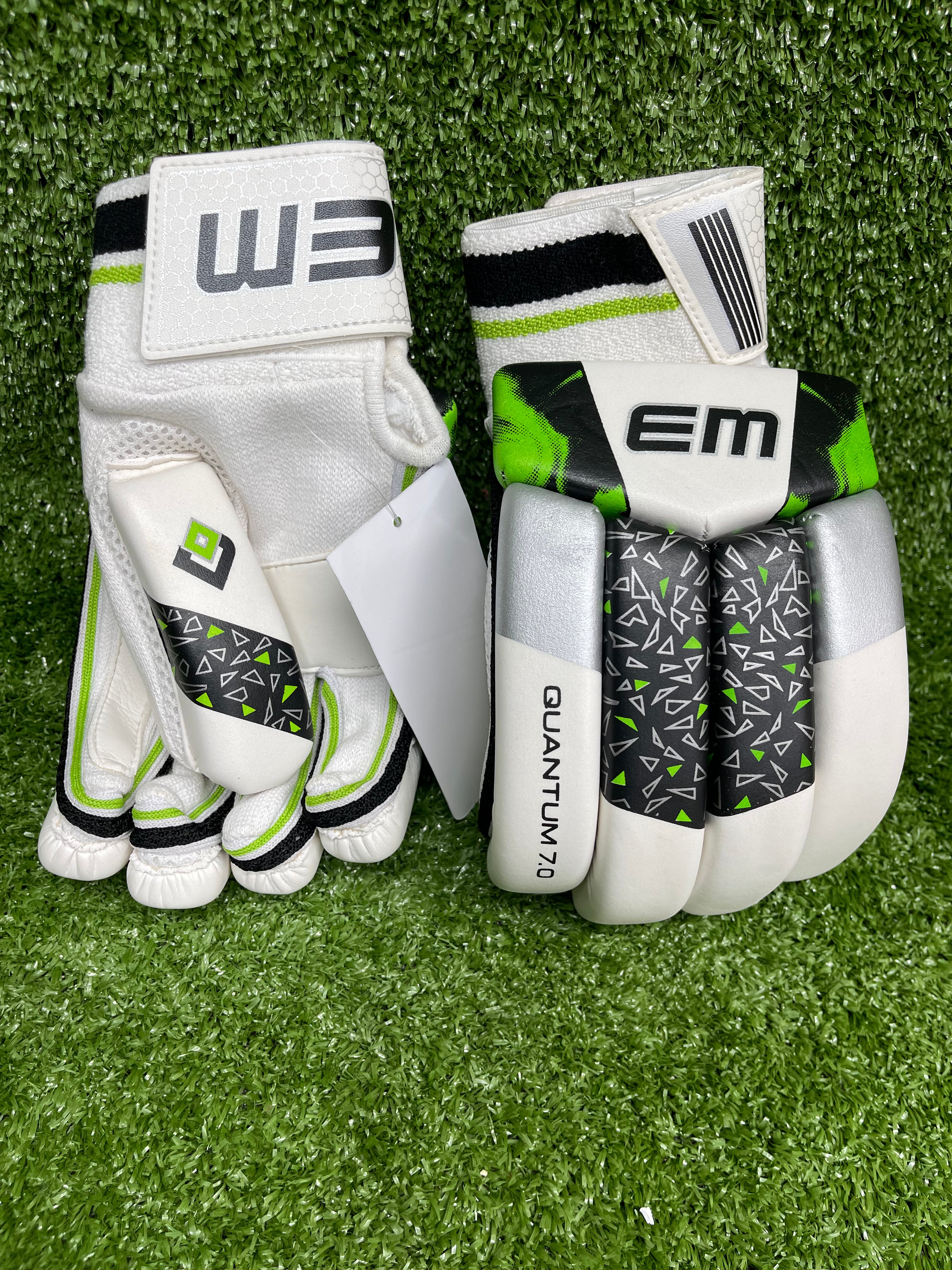 EM Quantum 7.0 Junior / Youth Cricket Batting Gloves