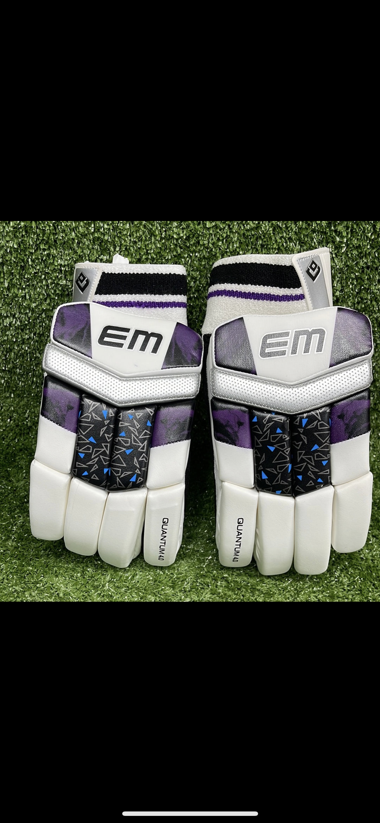 EM Quantum 4.0 Junior / Youth Cricket Batting Gloves