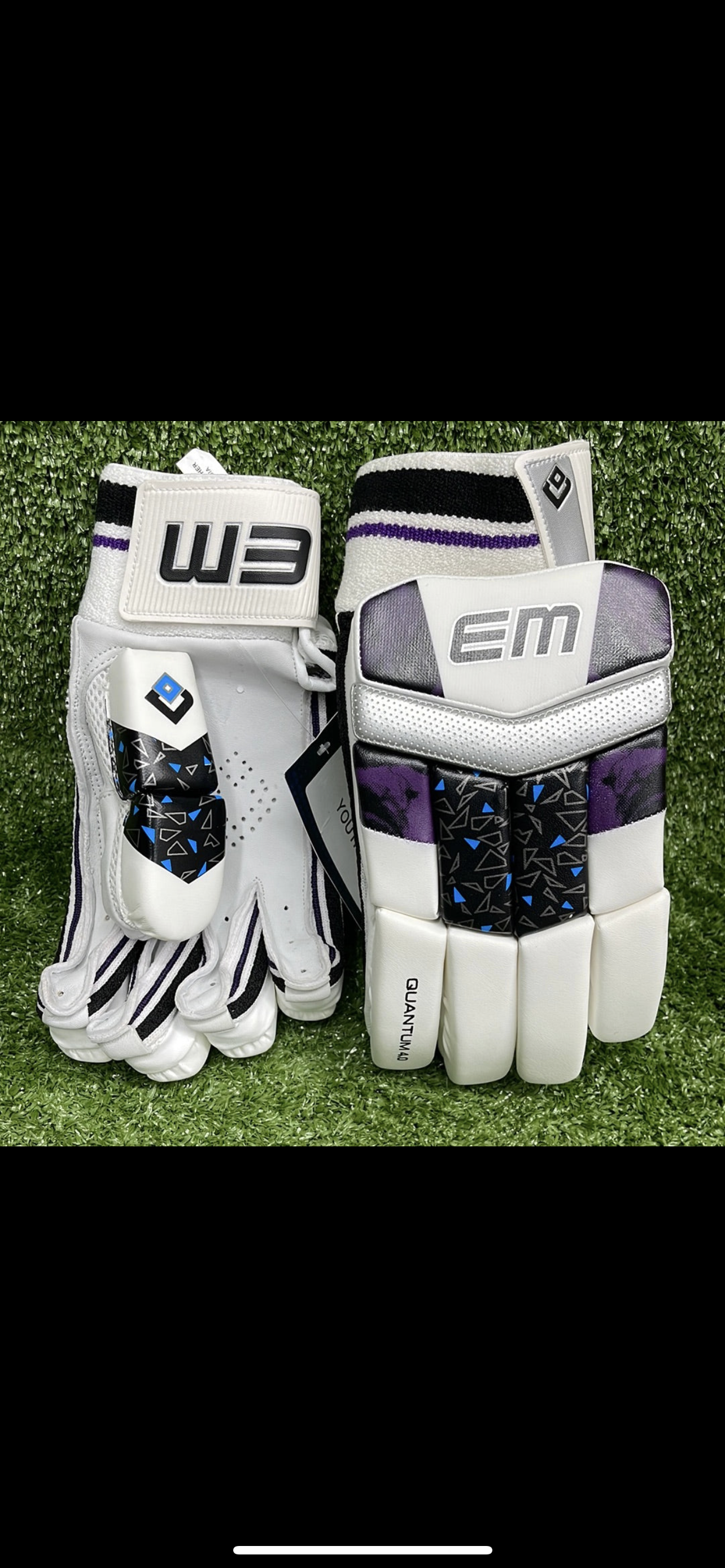 EM Quantum 4.0 Junior / Youth Cricket Batting Gloves