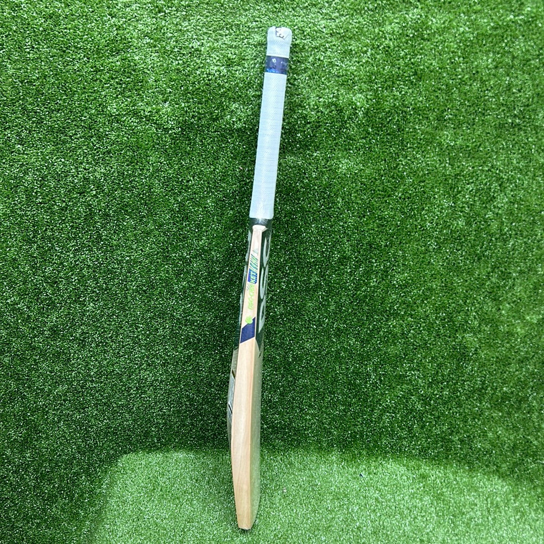 DSC Blu 330 Youth Harrow English Willow Cricket Bat