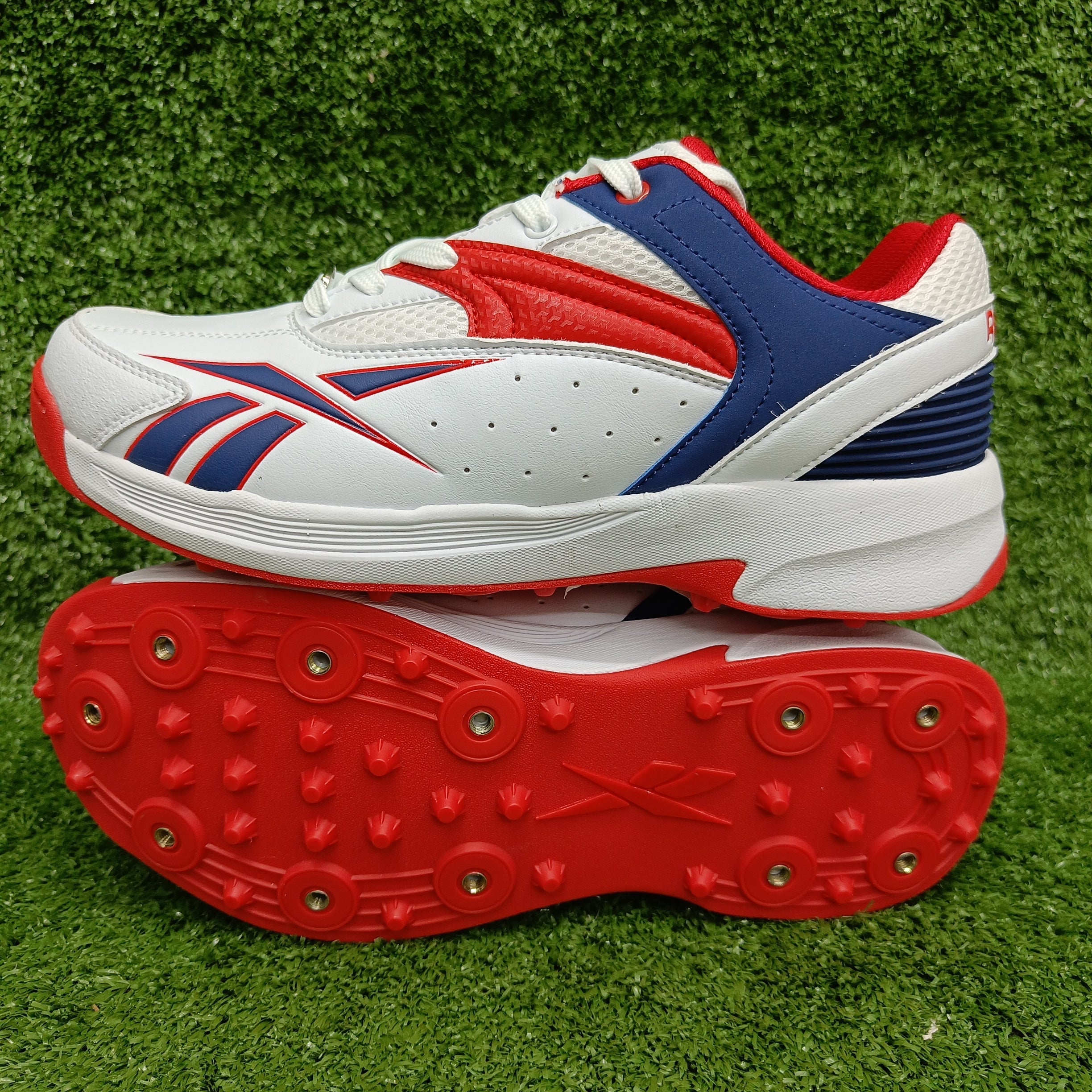 Reebok Not Out Syndicate White Vector Blue Red Cricket Metal Spike Sho