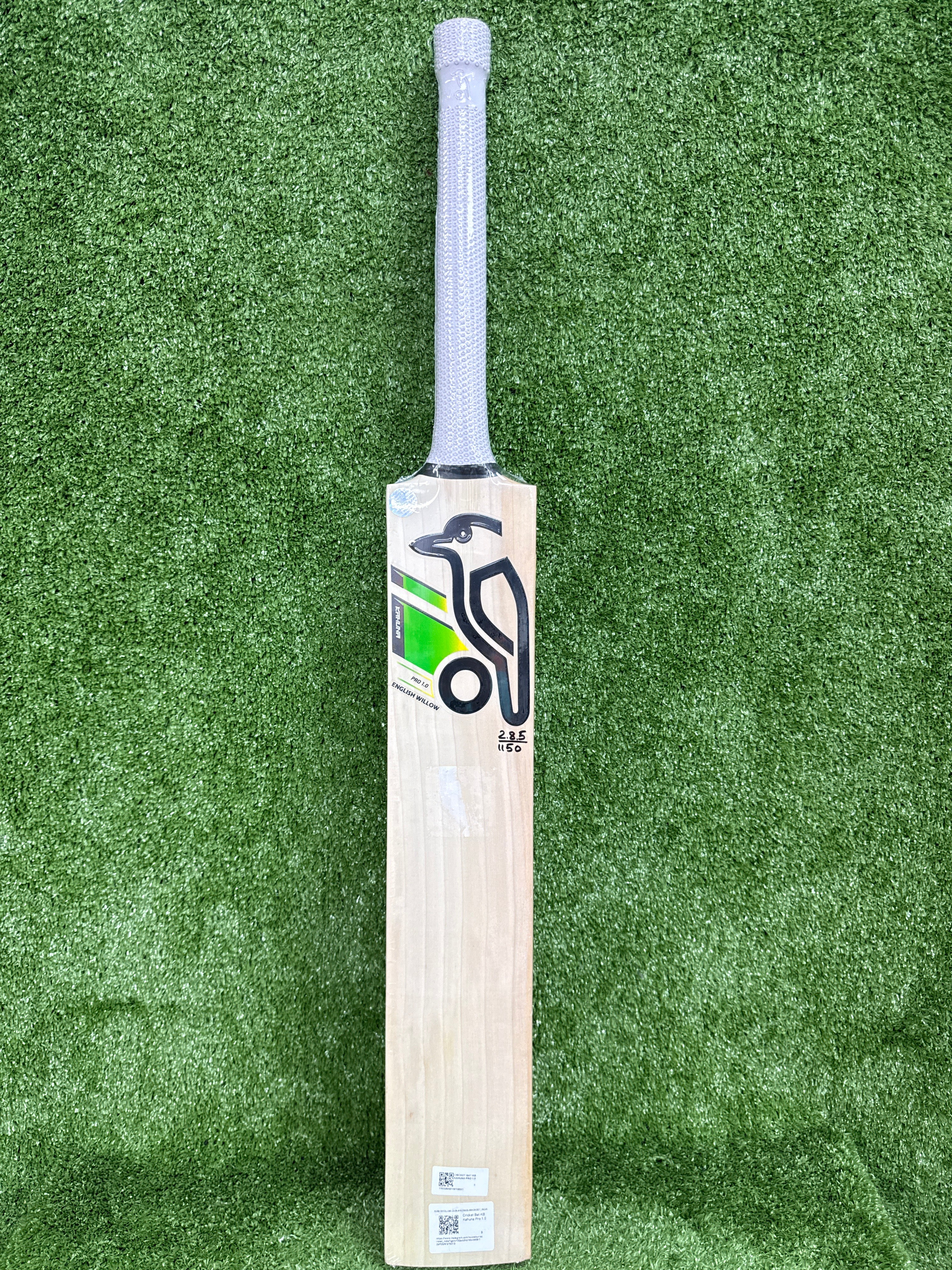 Full front view of the Kookaburra Shadow Pro Players Cricket Bat showing the standard face and unbleached Grade 1 English Willow.