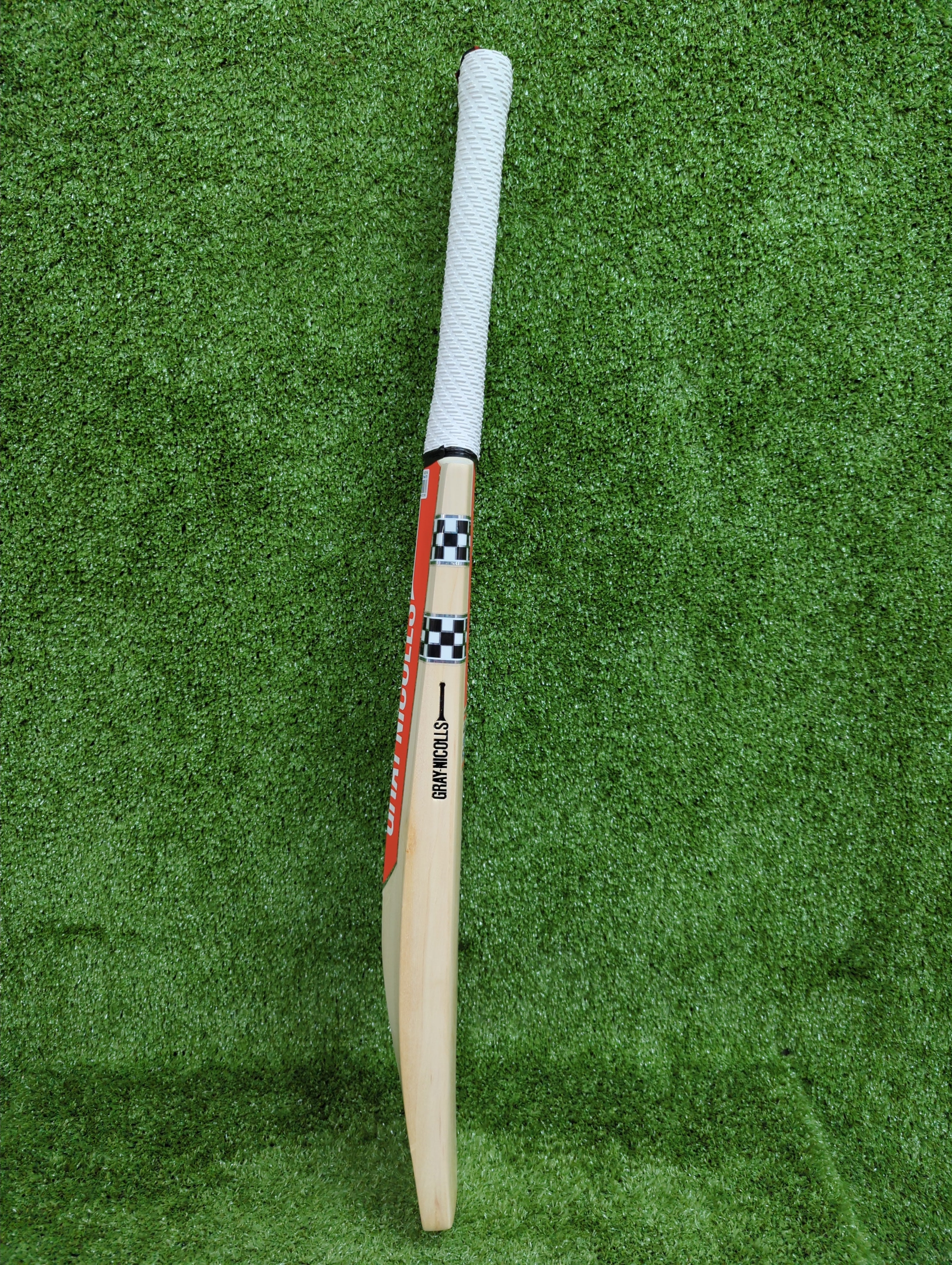 Gray-Nicolls Classic Ultimate Range Junior / Youth English Willow Cricket Bat