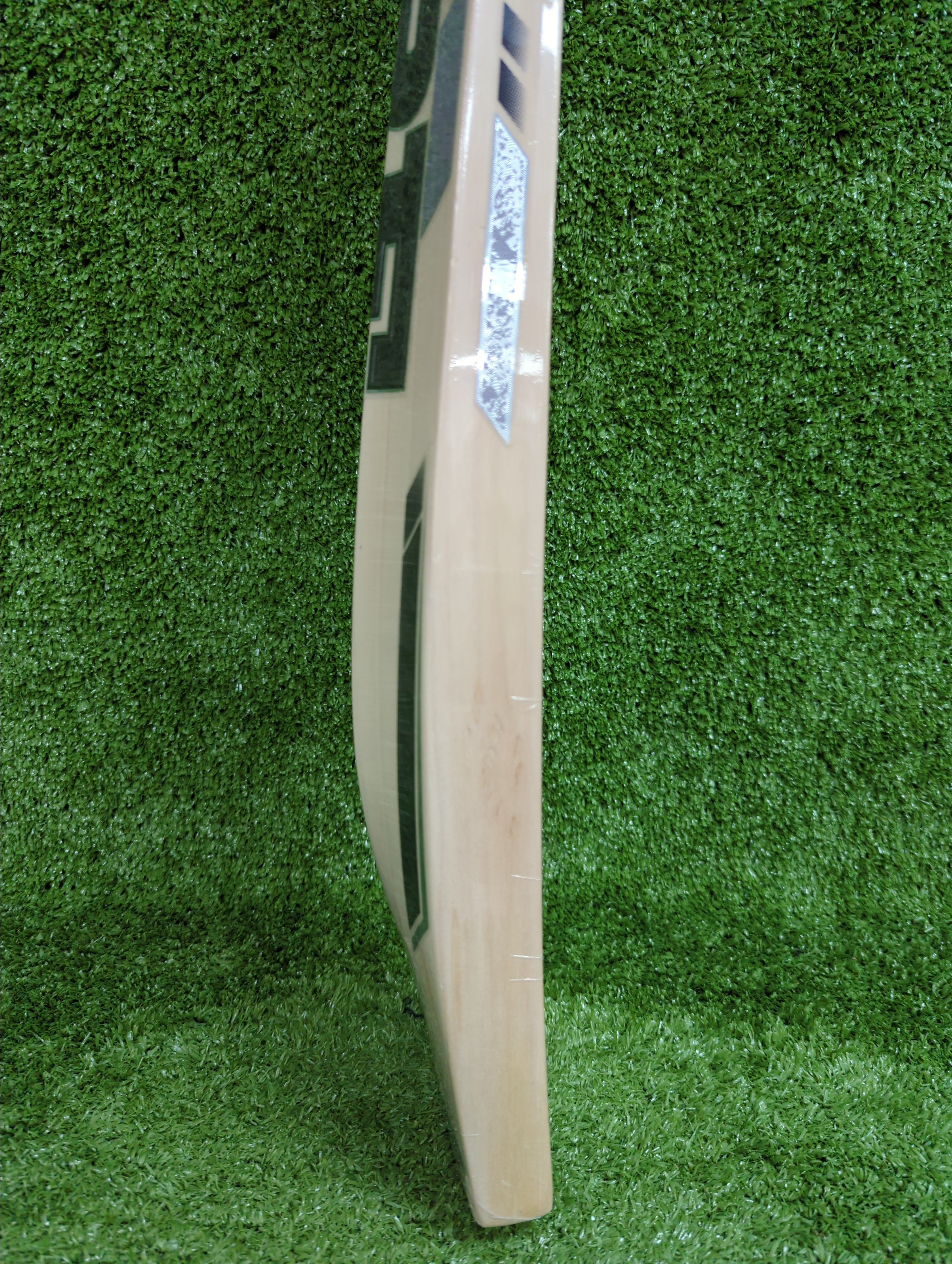 MRF Genius Majestic GILL 77 English Willow Cricket Bat