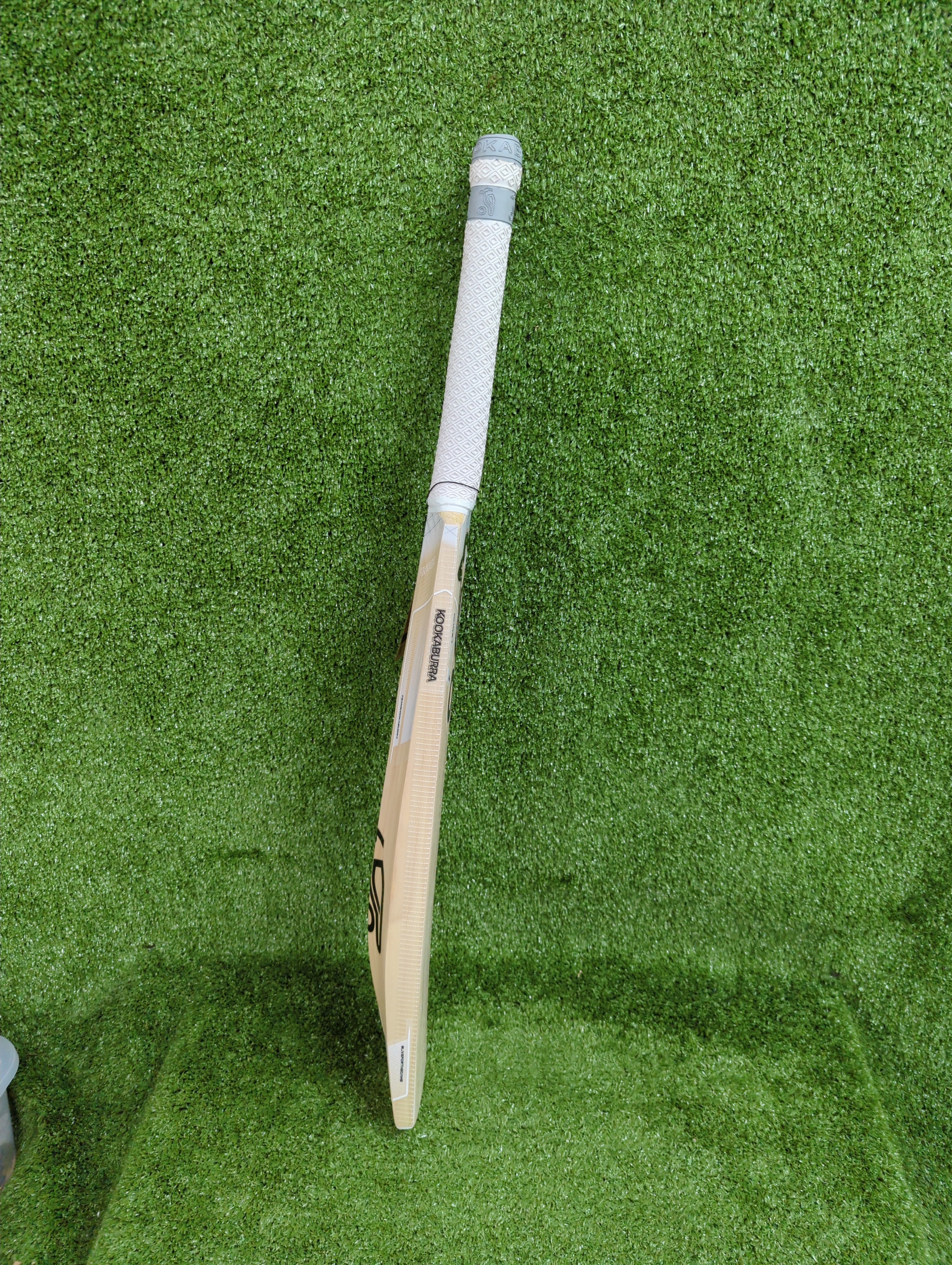 Kookaburra Ghost 6.4 Junior / Youth English Willow Cricket Bat