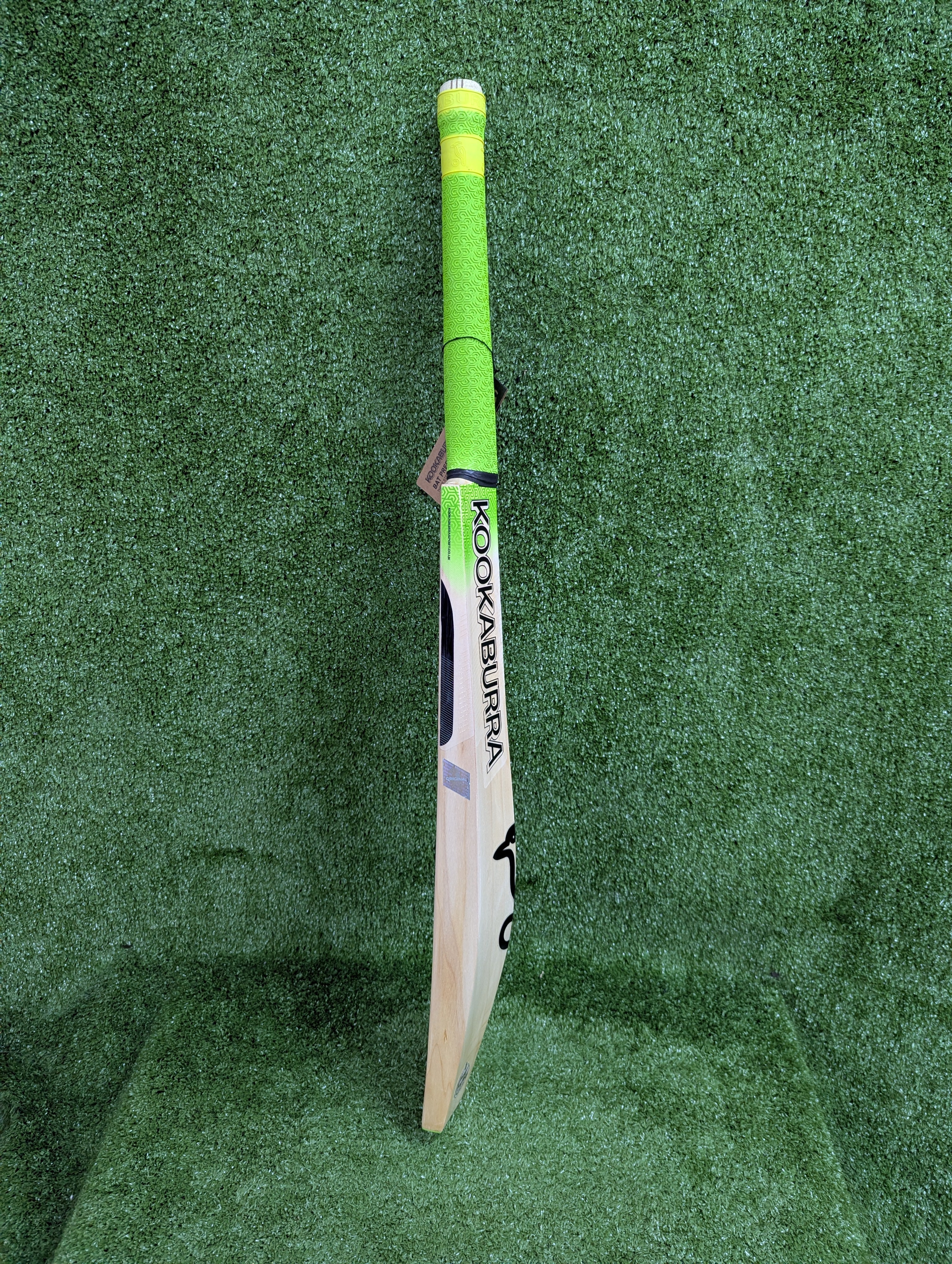 Kookaburra Big Kahuna English Willow Cricket Bat