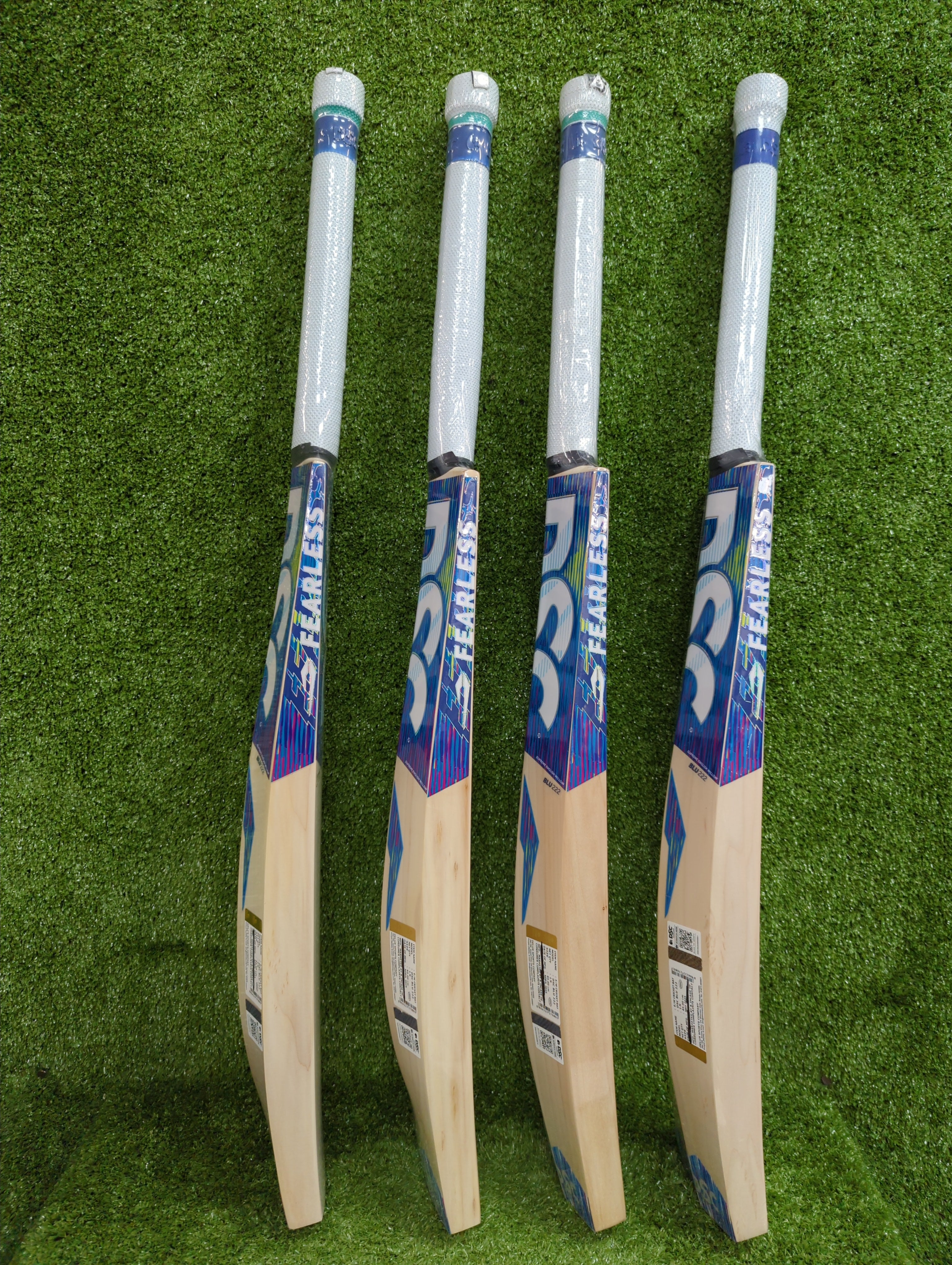 DSC Blu 222 Adult English Willow Cricket Bat