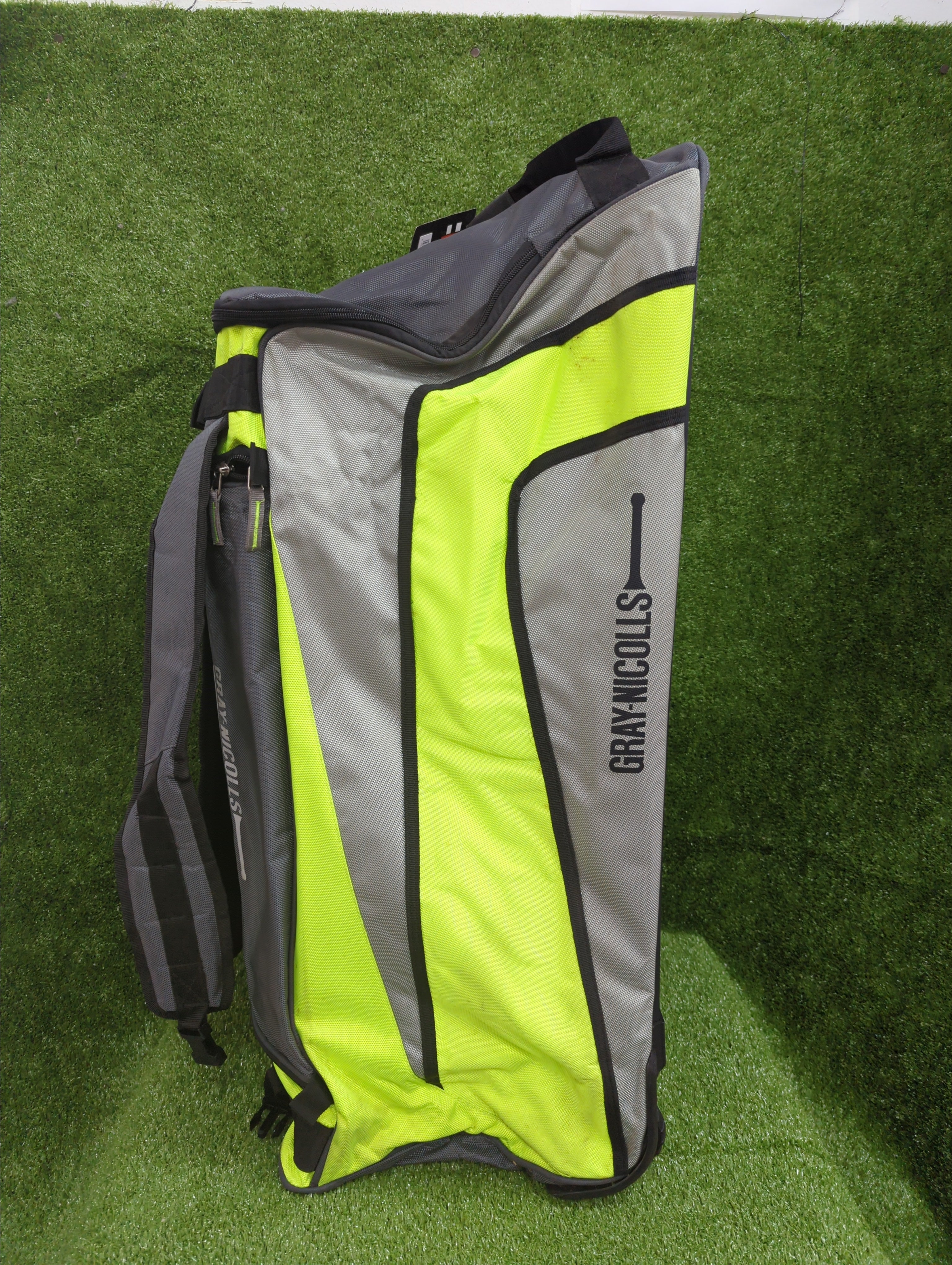 Gray-Nicolls 300 Duffle & Wheelie Cricket Kit Bag GN