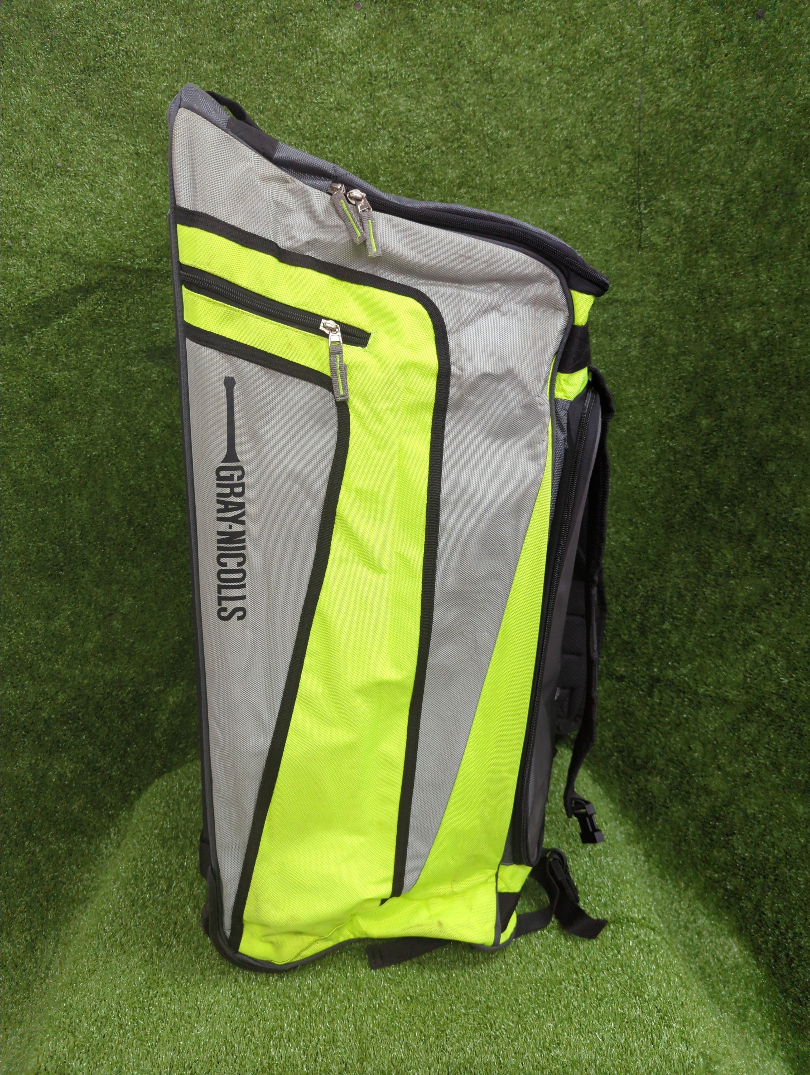 Gray-Nicolls 300 Duffle & Wheelie Cricket Kit Bag GN