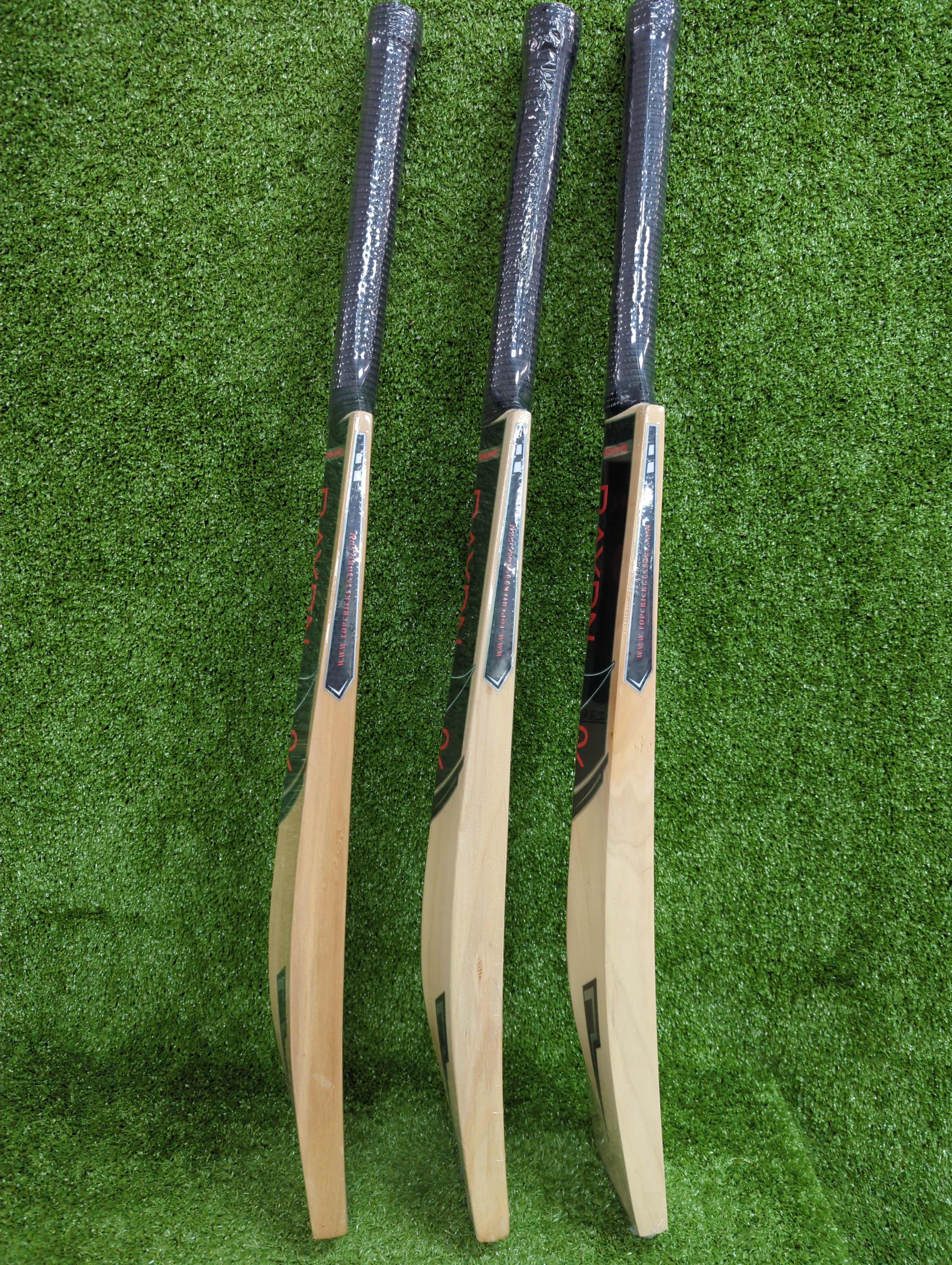 Raydn (Virat Kohli Profile) Kashmir Willow Light Weight Adult Tennis Ball Cricket Bat