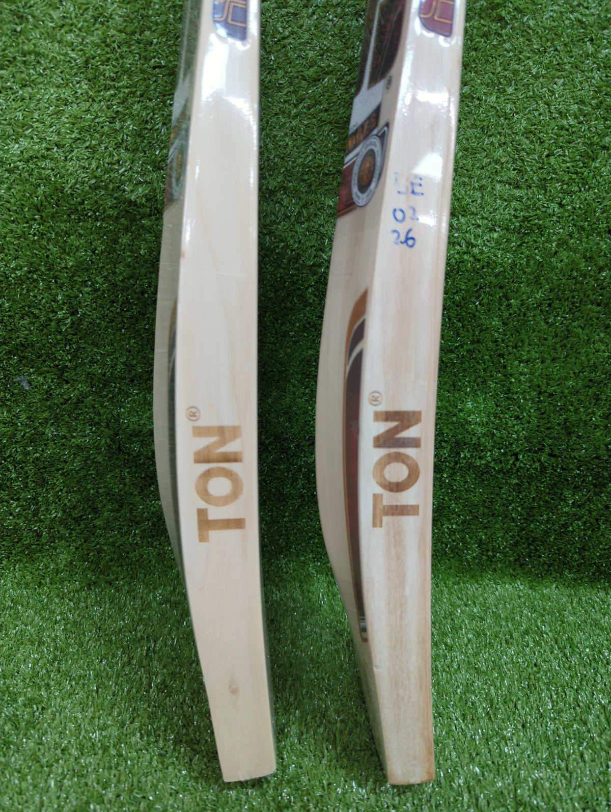 SS Master 2000 English Willow Cricket Bat Short Handle SS