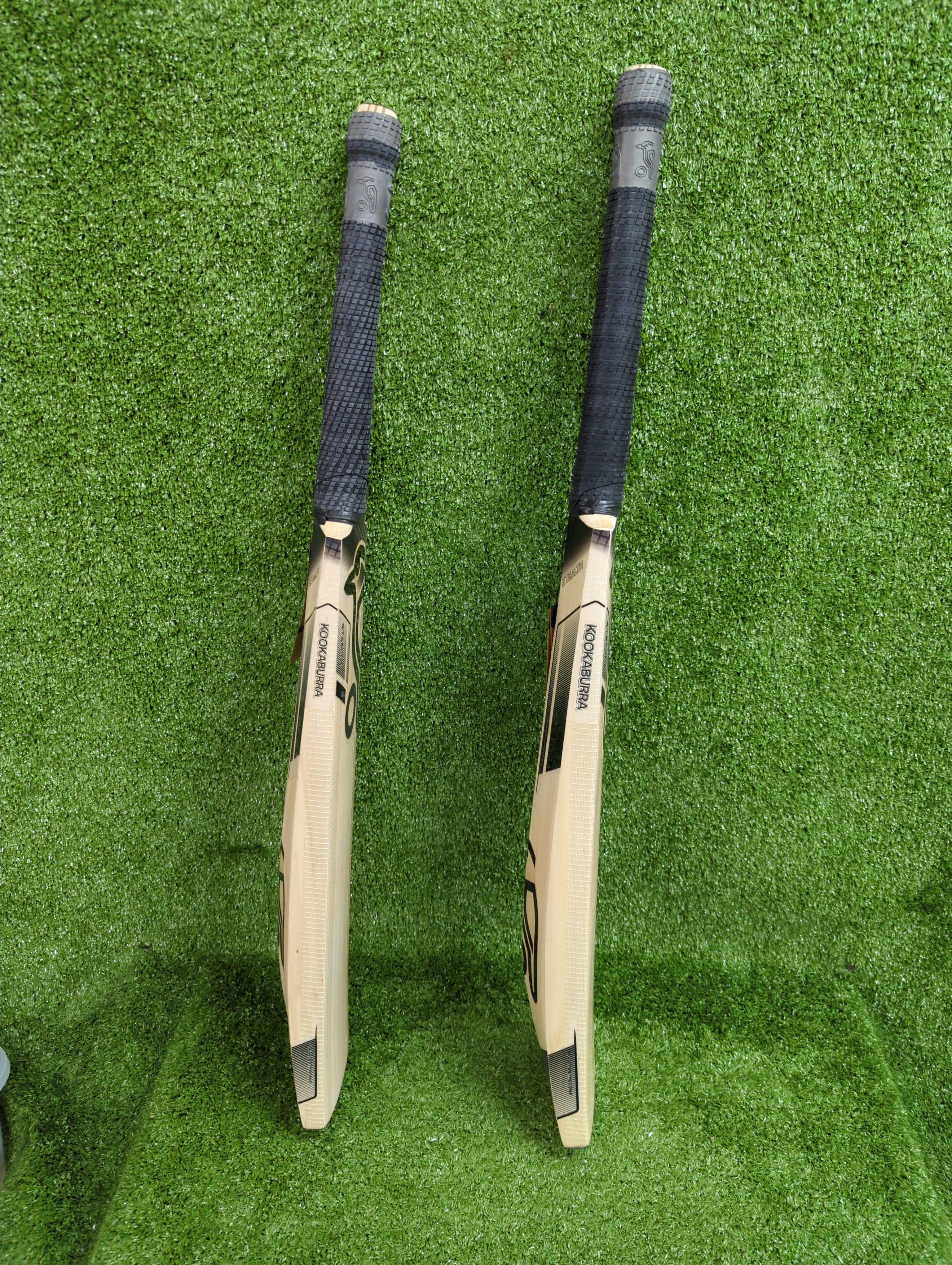 Kookaburra Stealth 6.4 Junior / Youth English Willow Cricket Bat