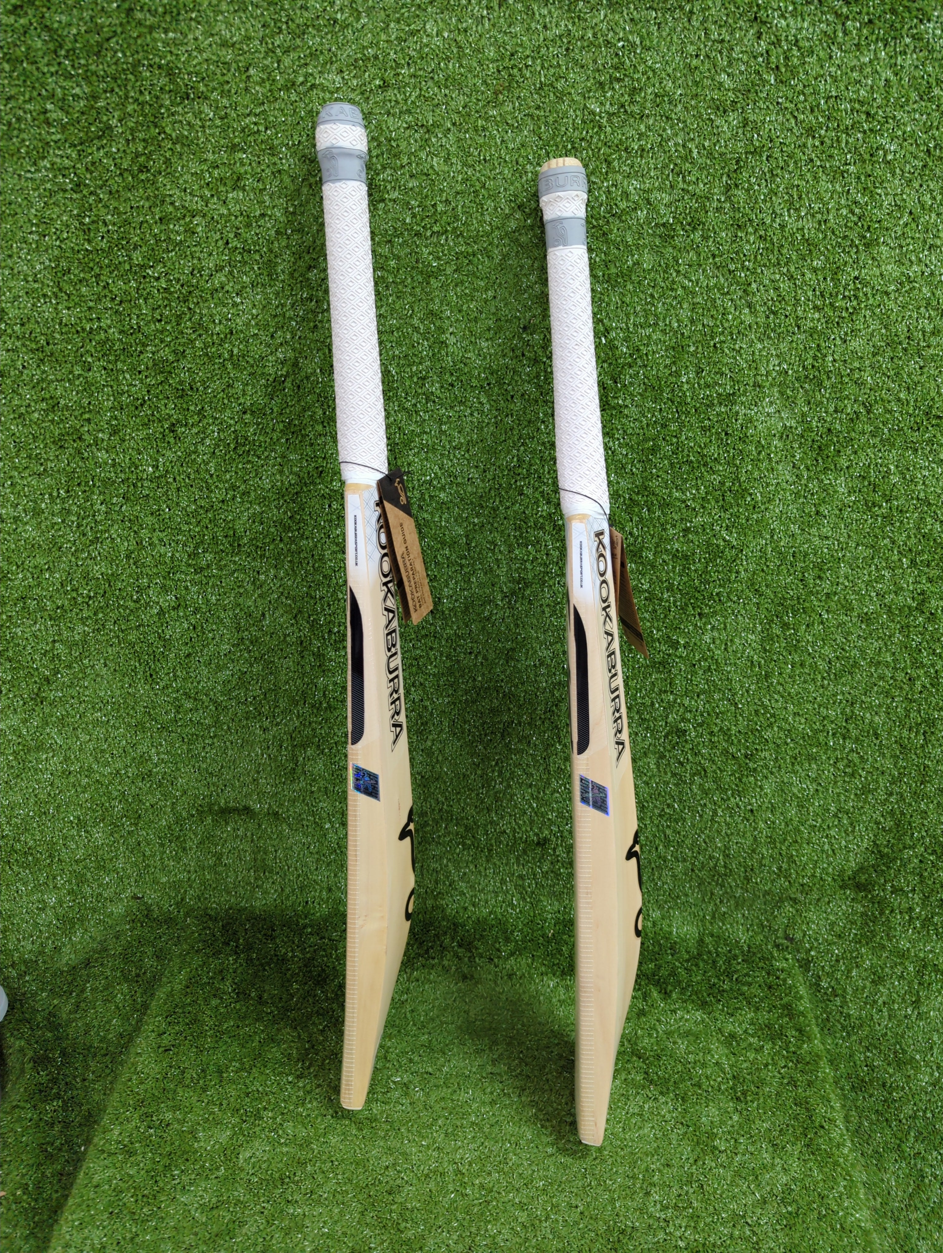 Kookaburra Ghost 3.1 Junior / Youth English Willow Cricket Bat