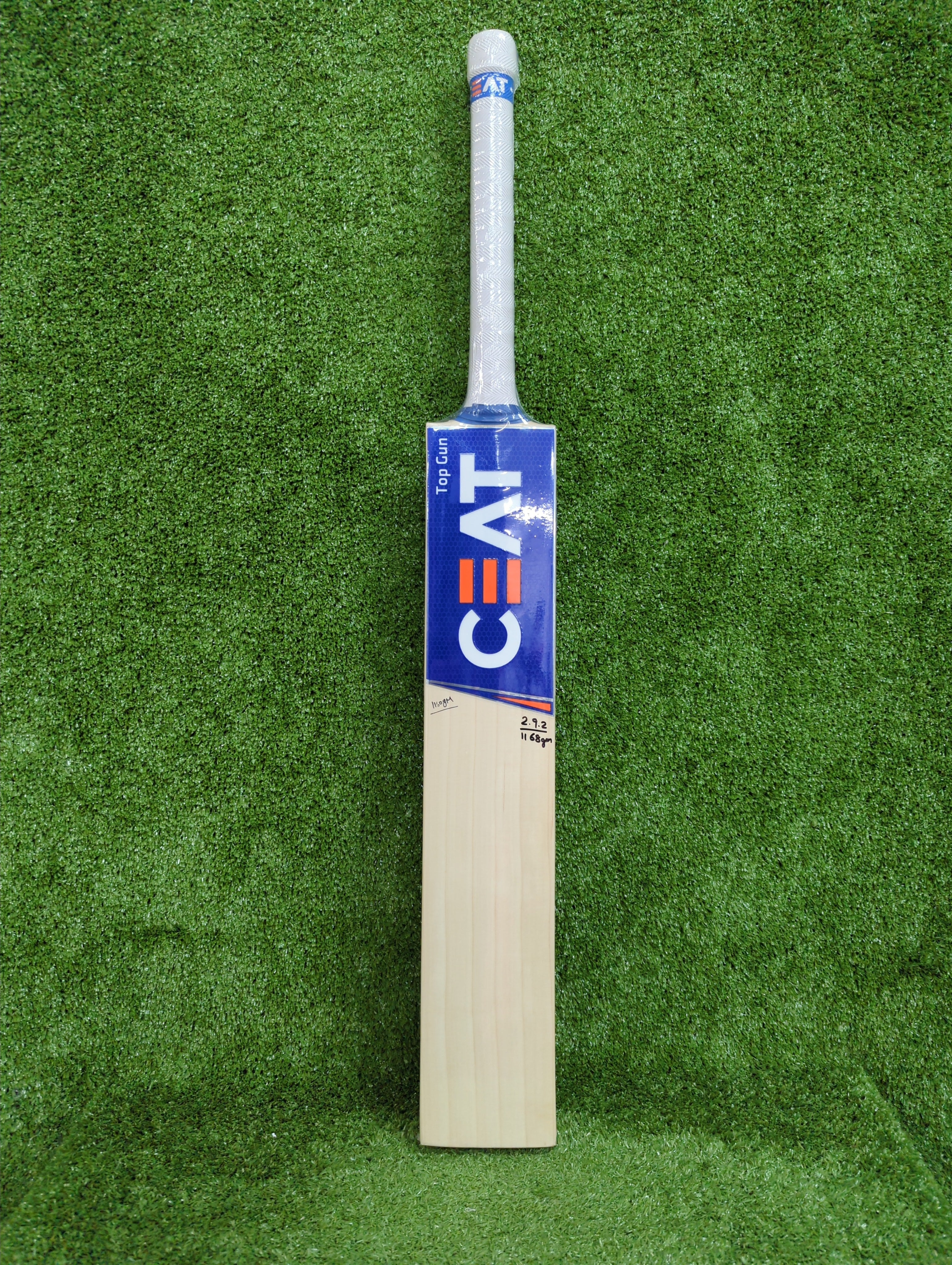 buy cricket gear CEAT Top Gun English Willow Cricket Bat – Grade 3, Short Handle