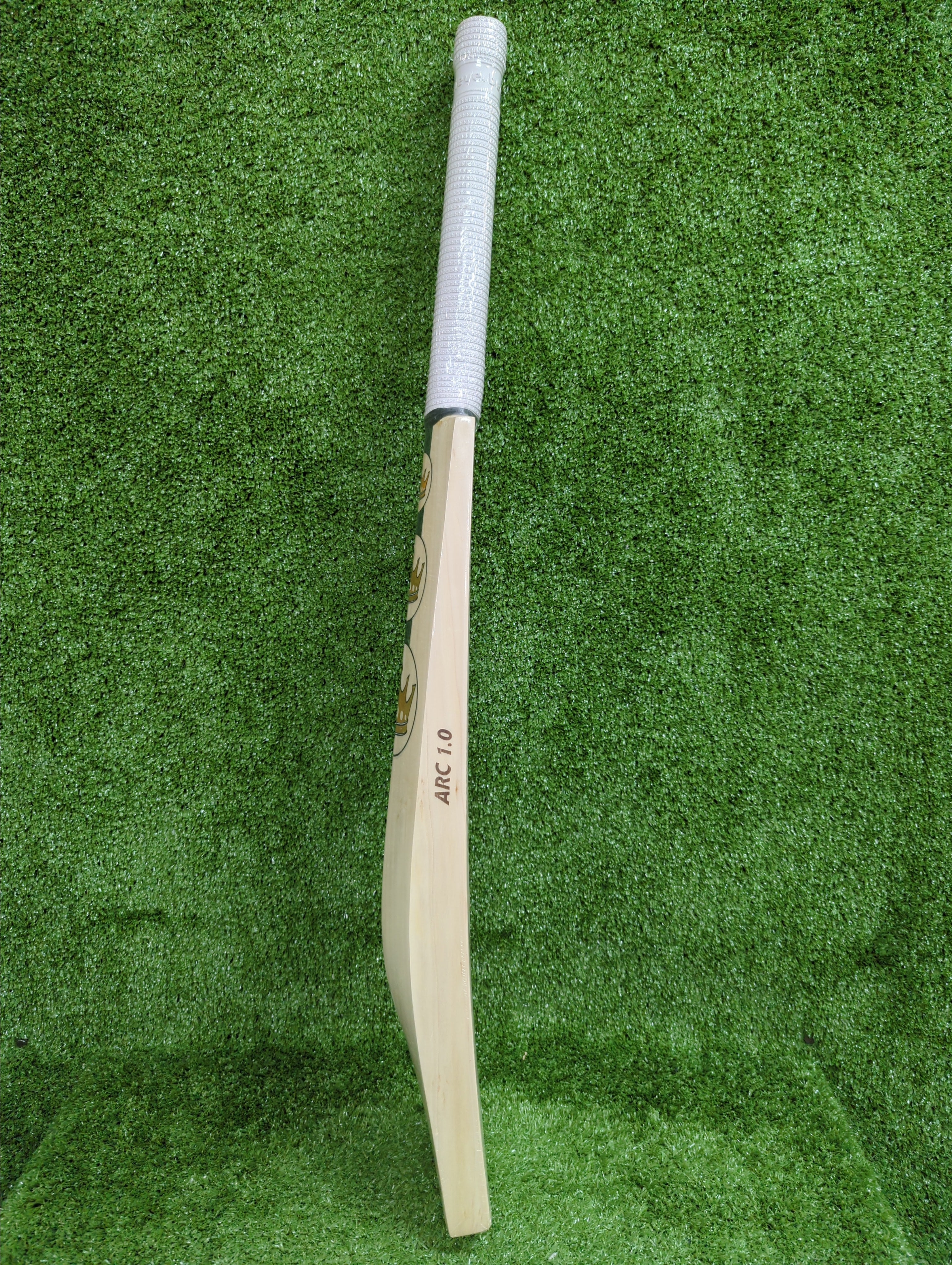 SG Triple Crown Arc 1.0  English Willow Cricket Bat