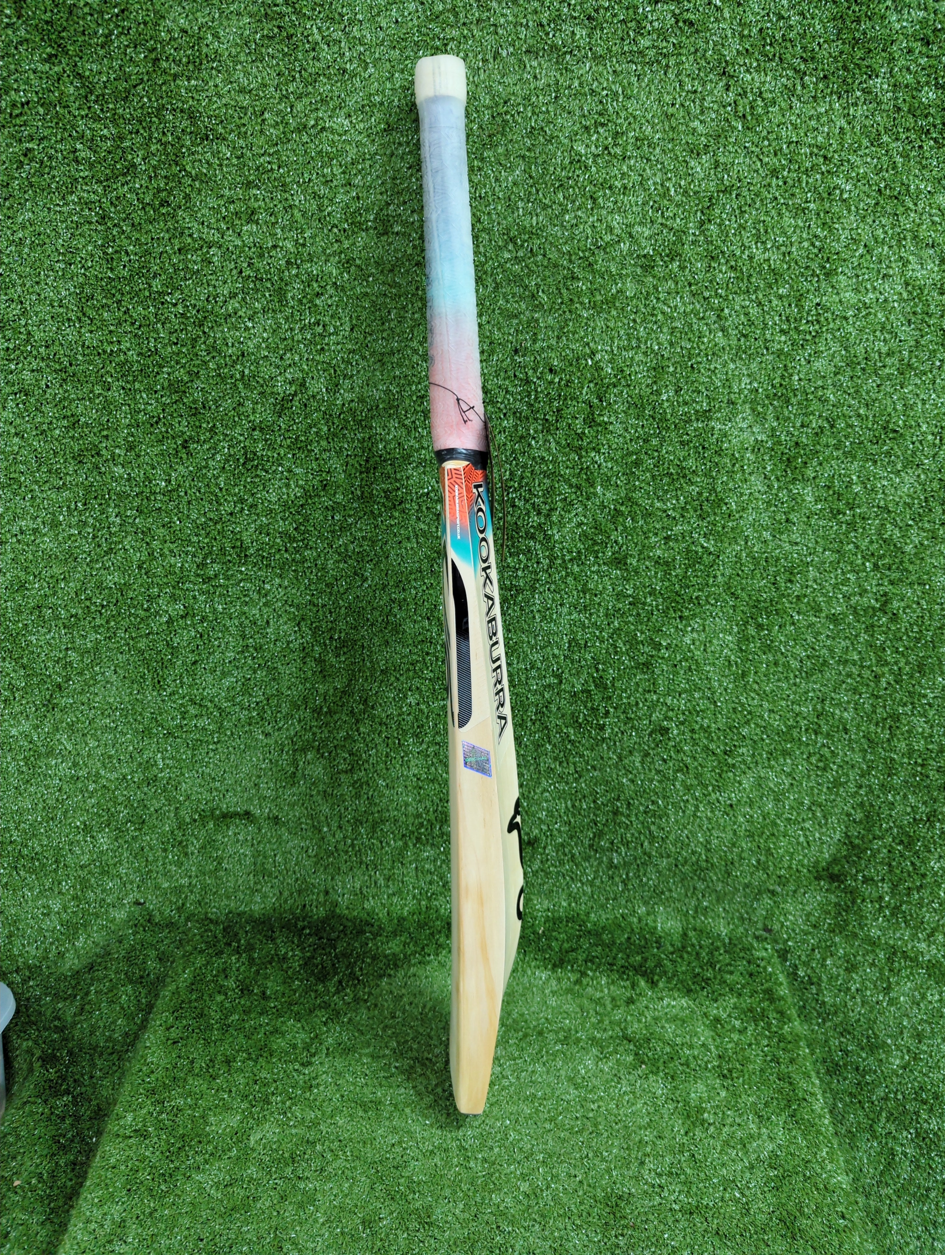 Kookaburra Aura 4.1 English Willow Cricket Bat