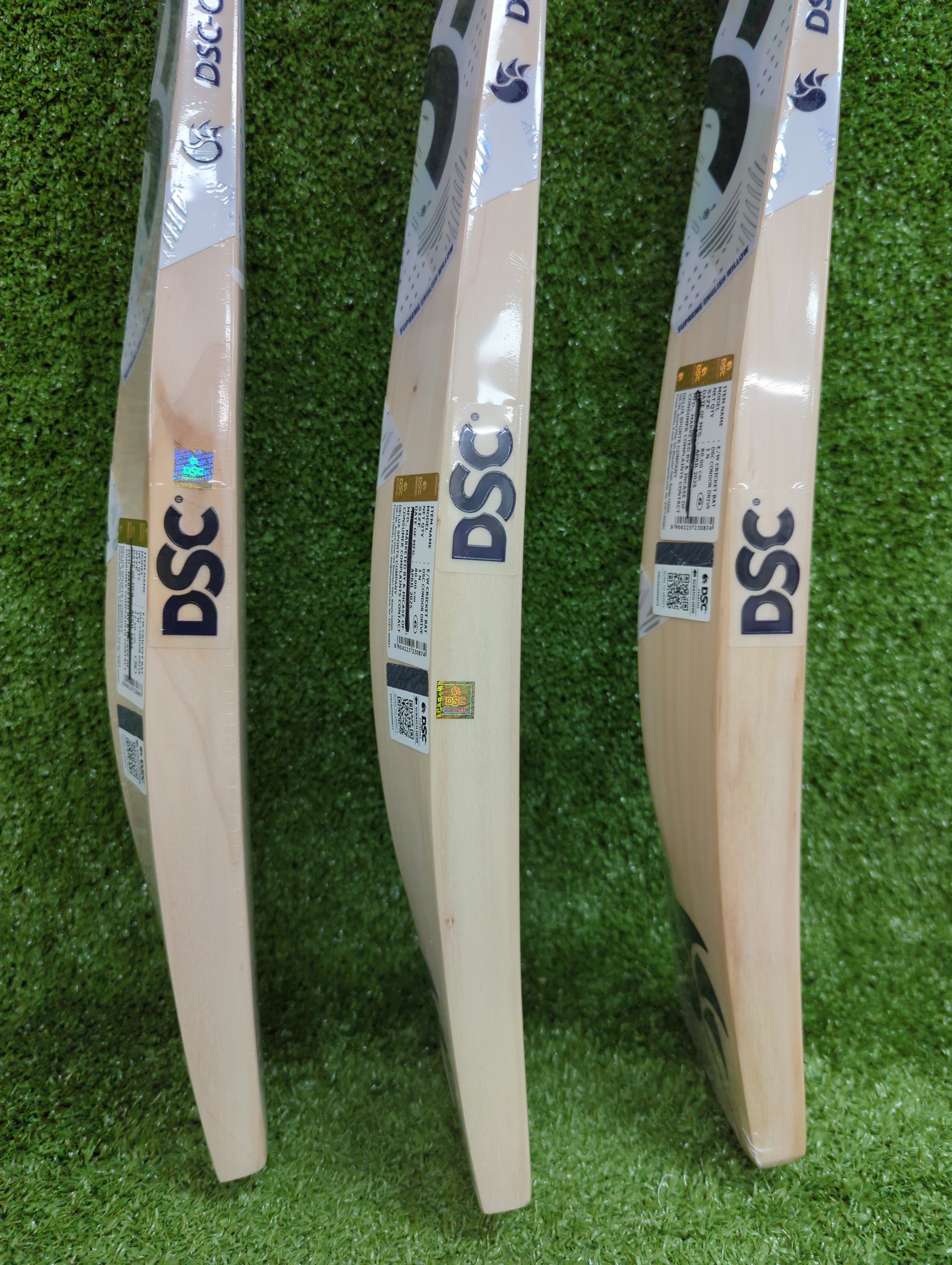 DSC Condor Drive Junior / Youth English Willow Cricket Bat