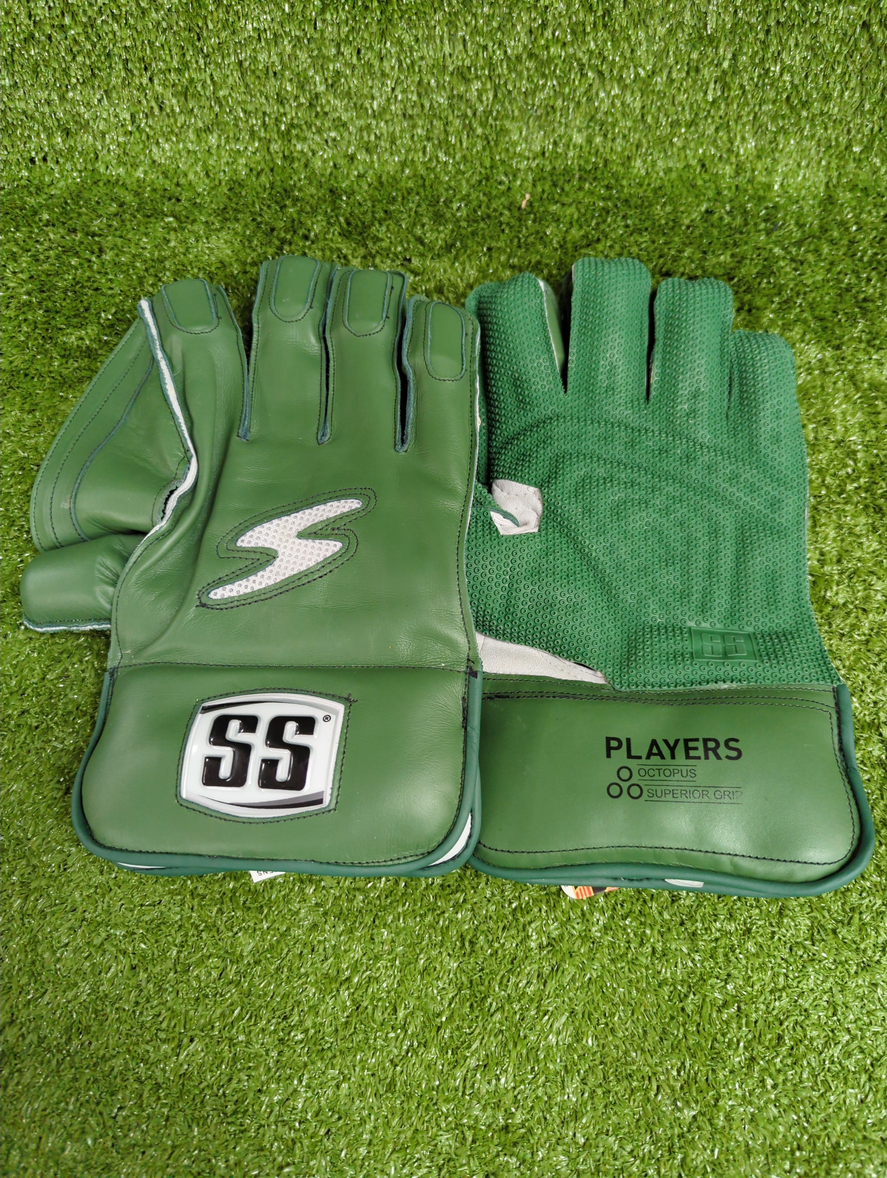 SS MSD (Mahendra Singh Dhoni)Players Cricket Wicket Keeping Gloves (Green)