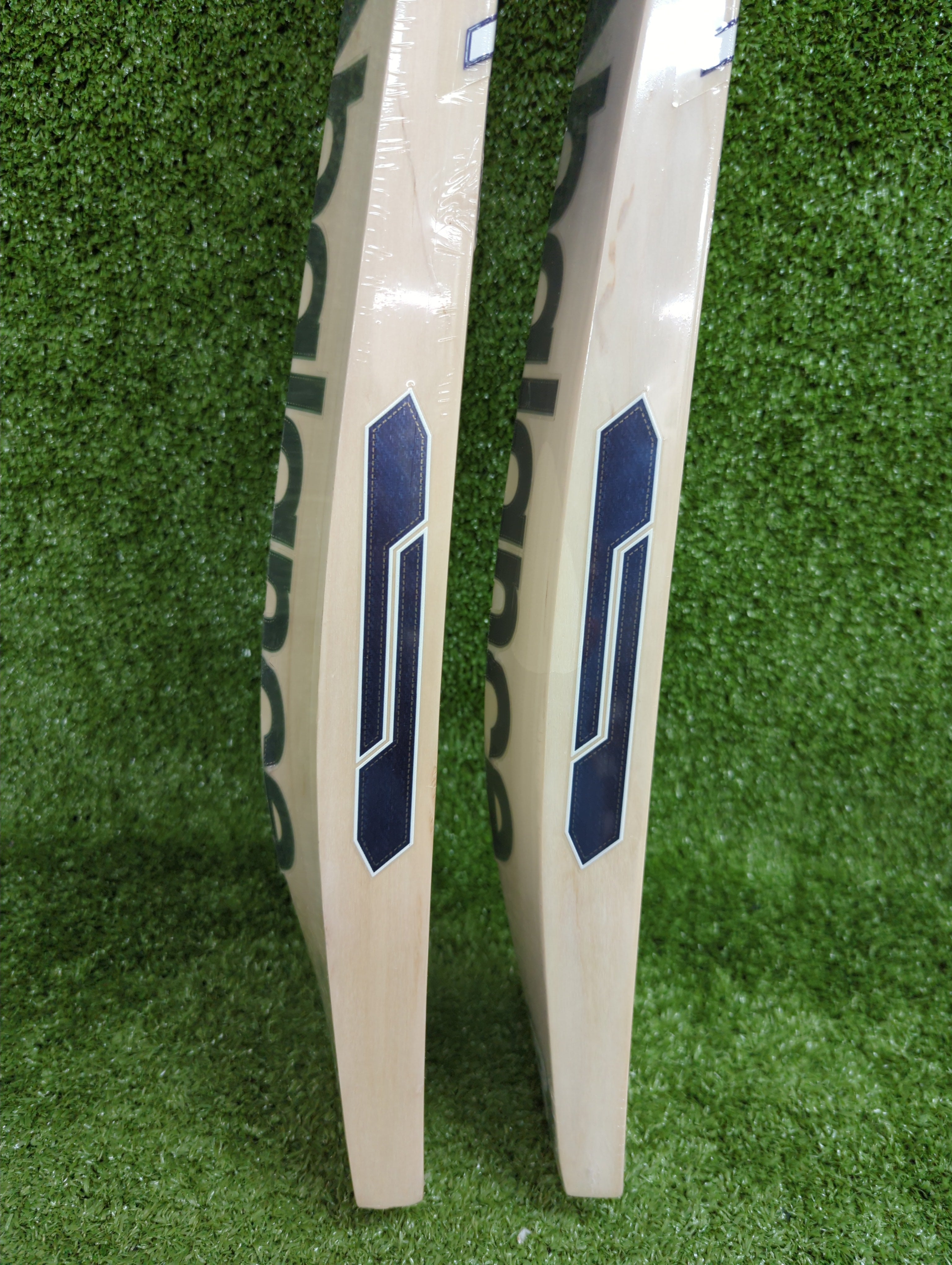 NB DC 900I Max Adult English Willow Cricket Bat