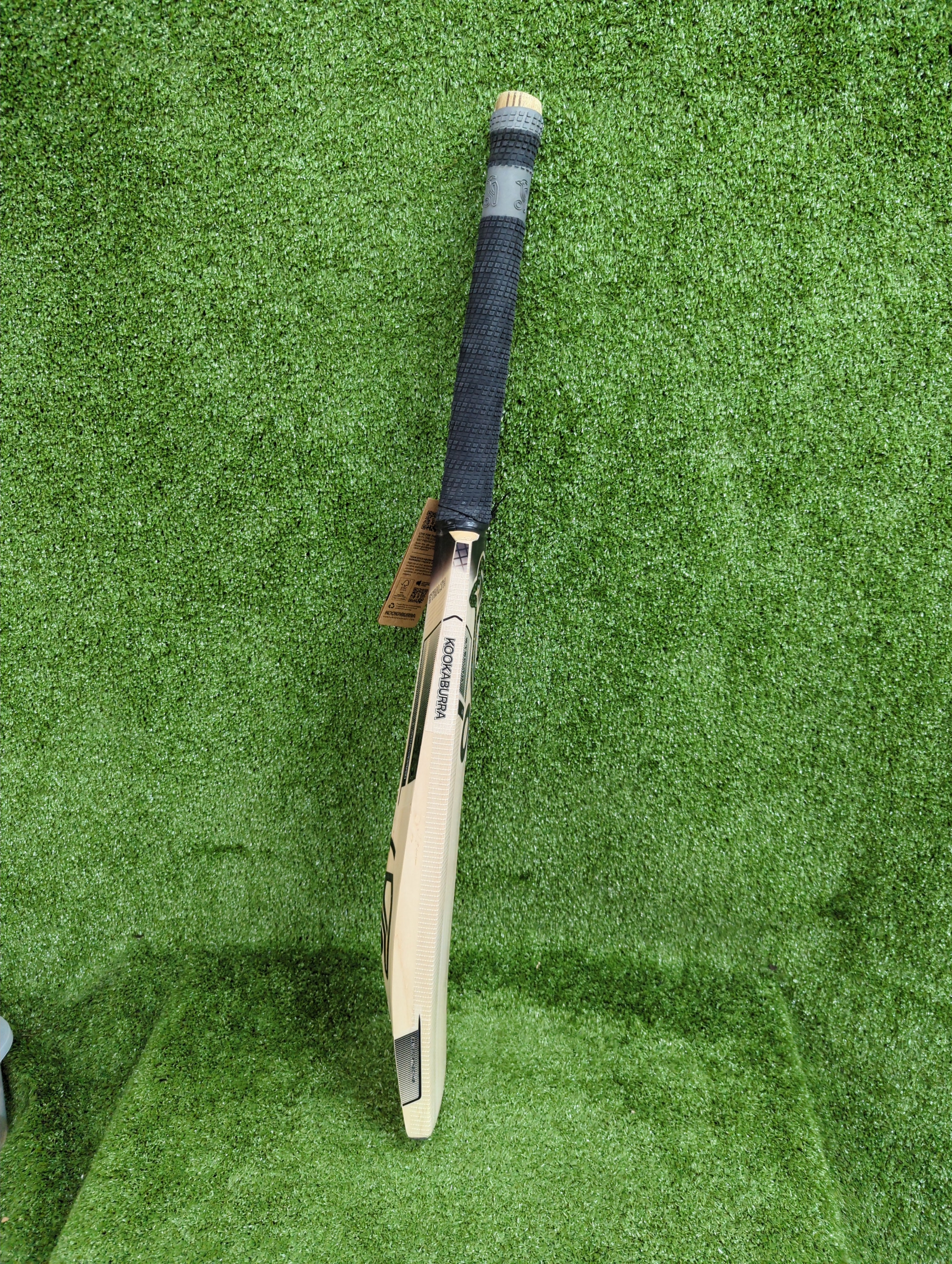 Kookaburra Stealth 6.4 English Willow Cricket Bat