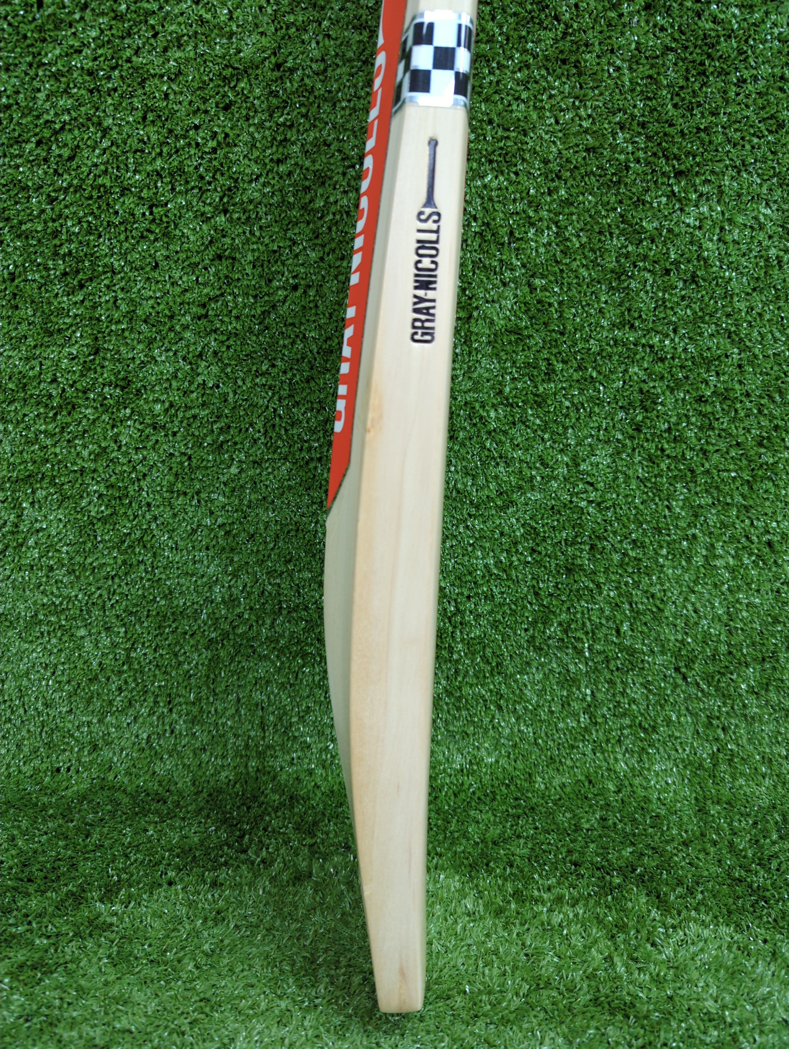 Gray-Nicolls Classic Ultimate Range Junior / Youth English Willow Cricket Bat