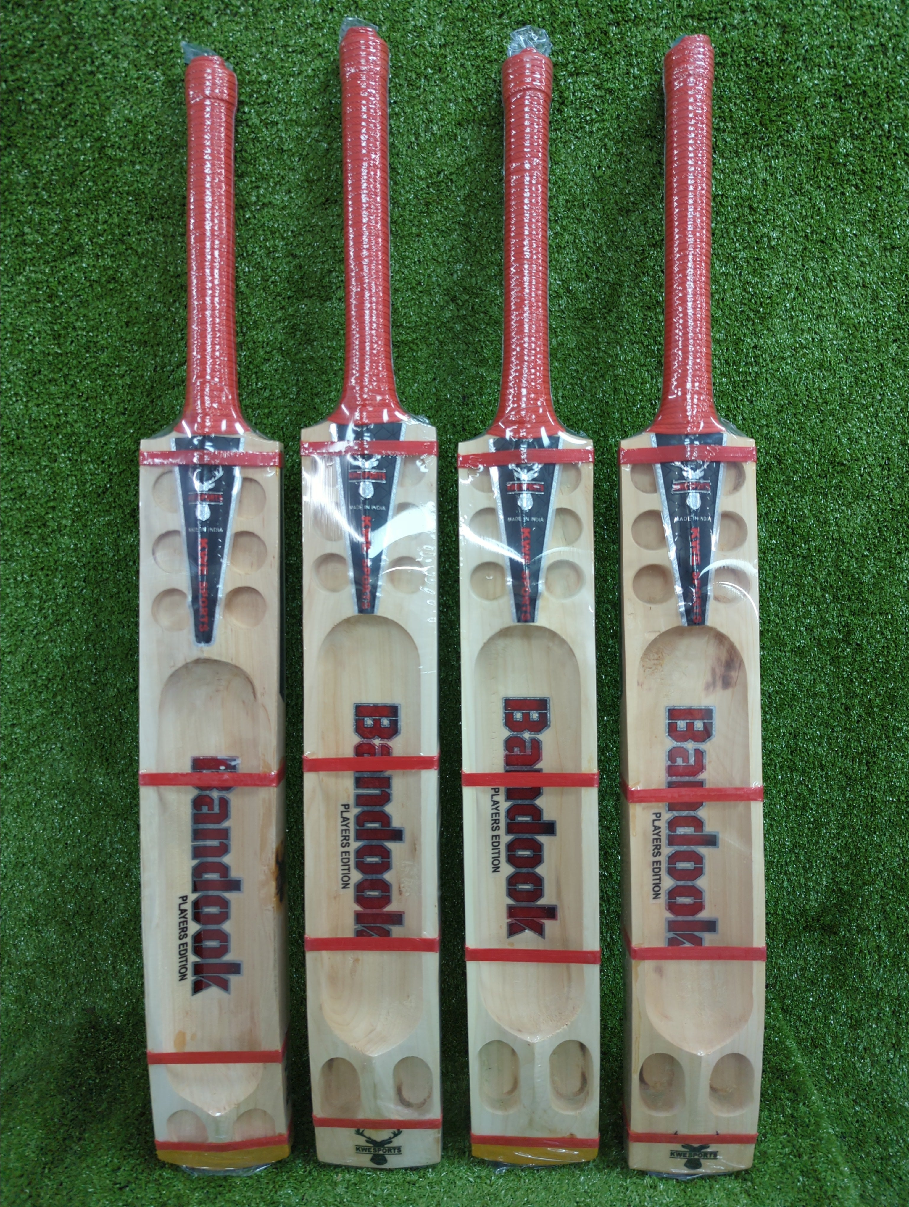 Bandook Upper Blade Player Edition Kashmir Willow Scoop Cricket Bat