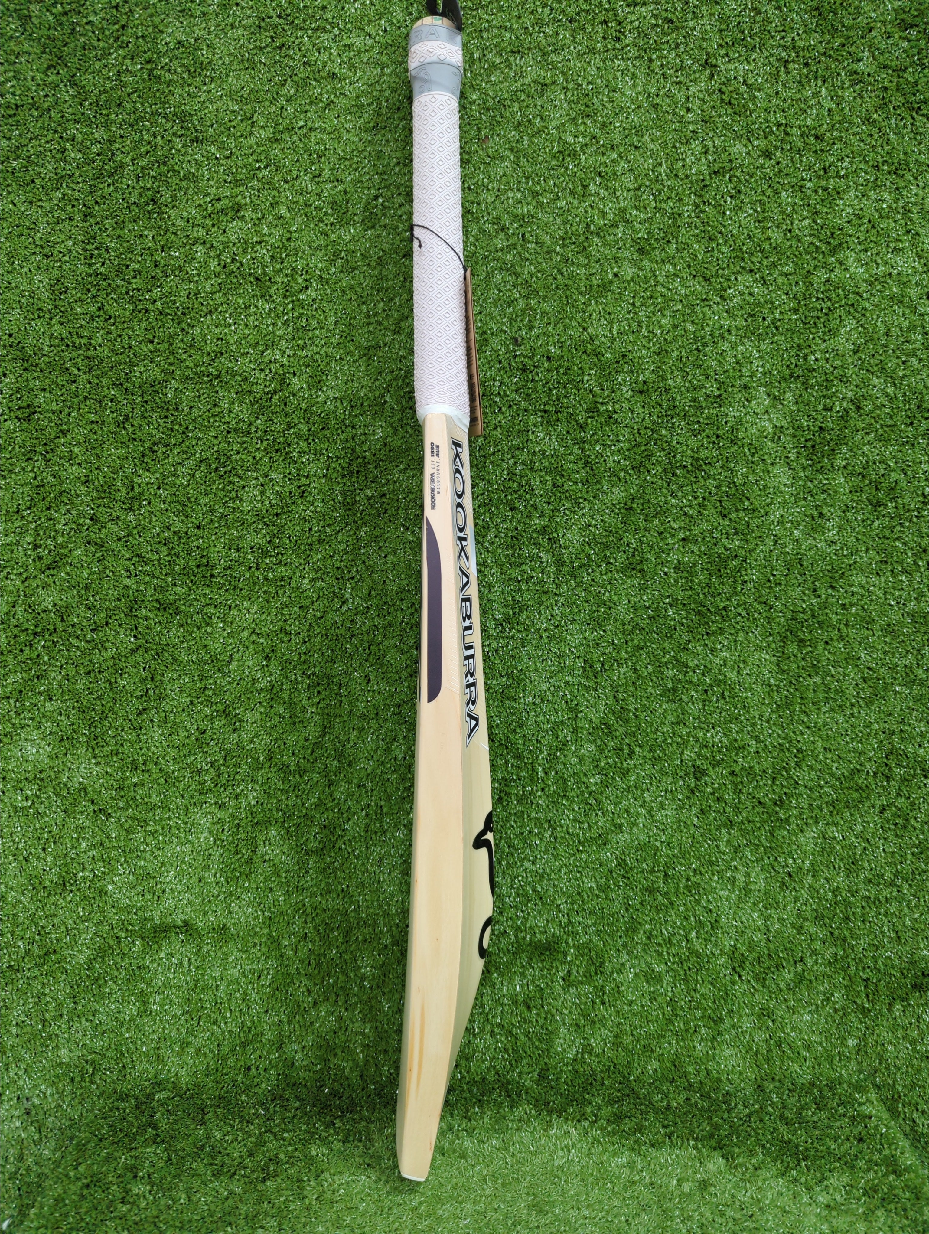 Kookaburra Ghost Pro 1.1 Players Select English Willow Cricket Bat