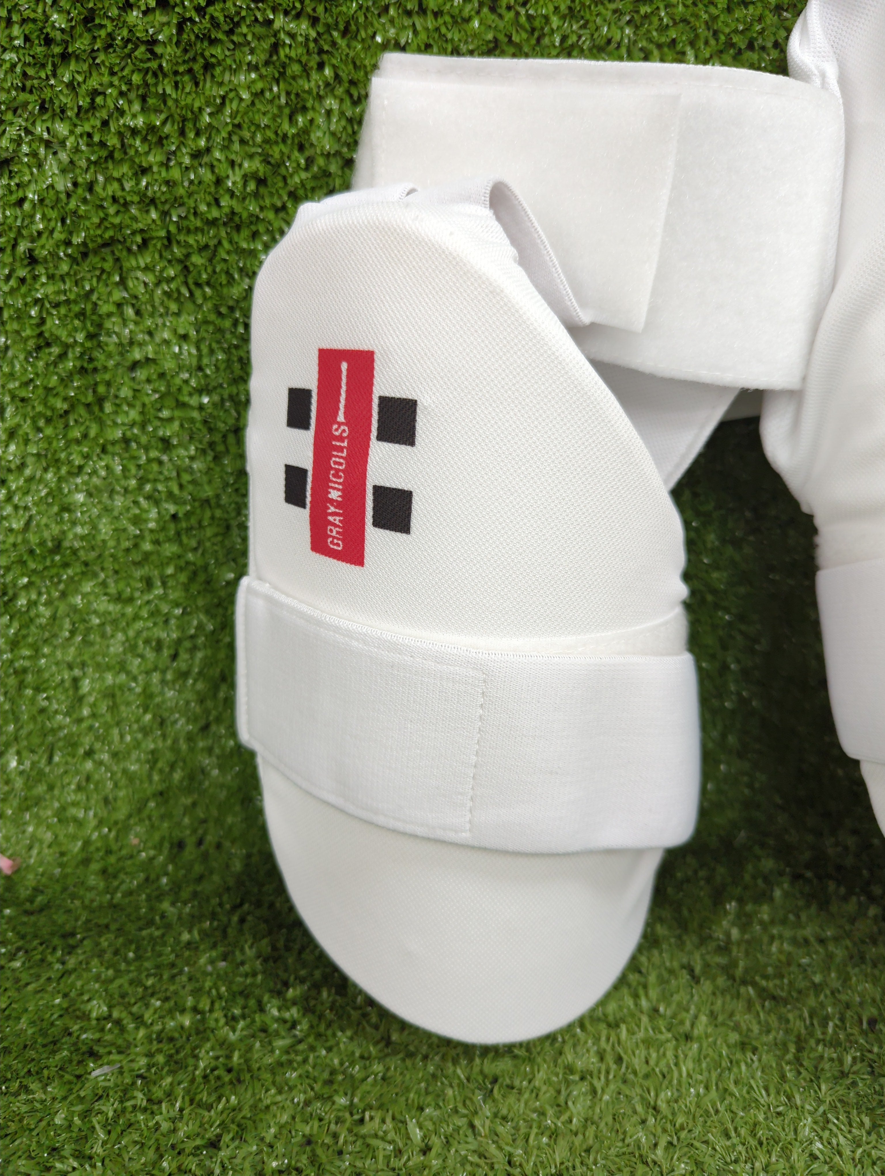 Gray-Nicolls X1200 Elite 360 Junior / Youth Cricket Thigh Guard GN