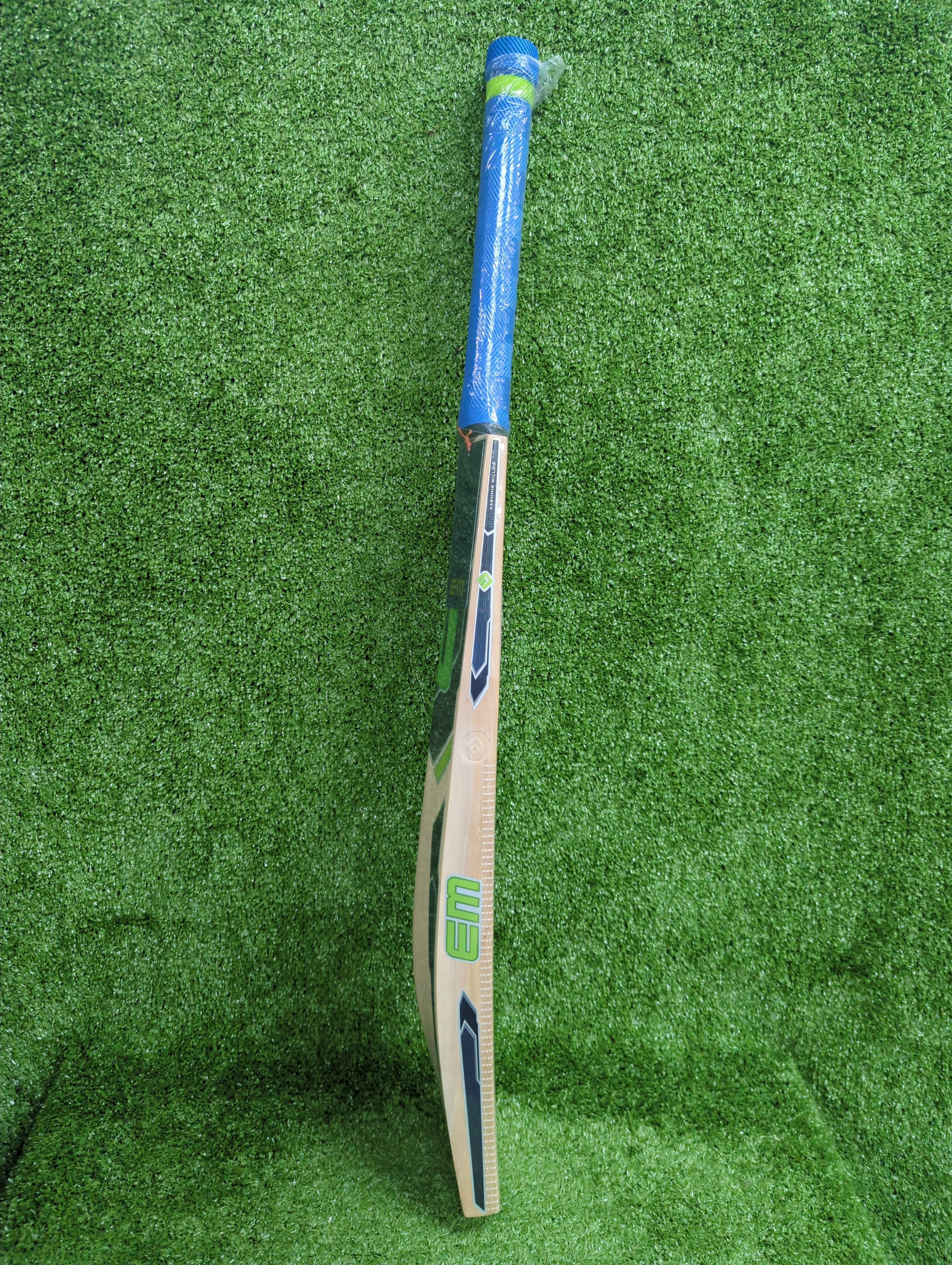 EM Maxxum 4.0 Kashmir Willow Cricket Bat