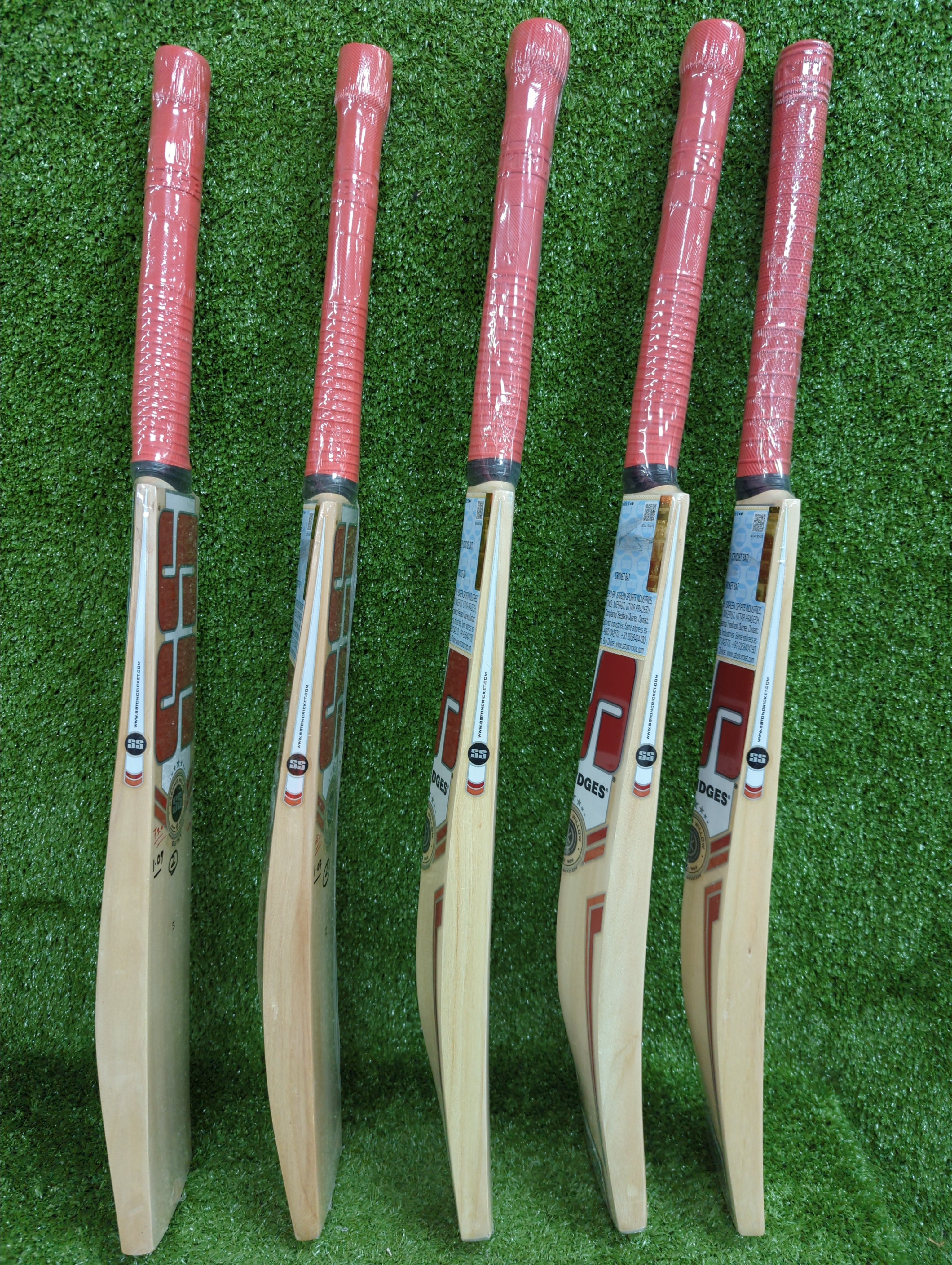 SS Gutsy Junior/Youth Kashmir Willow Cricket Bat